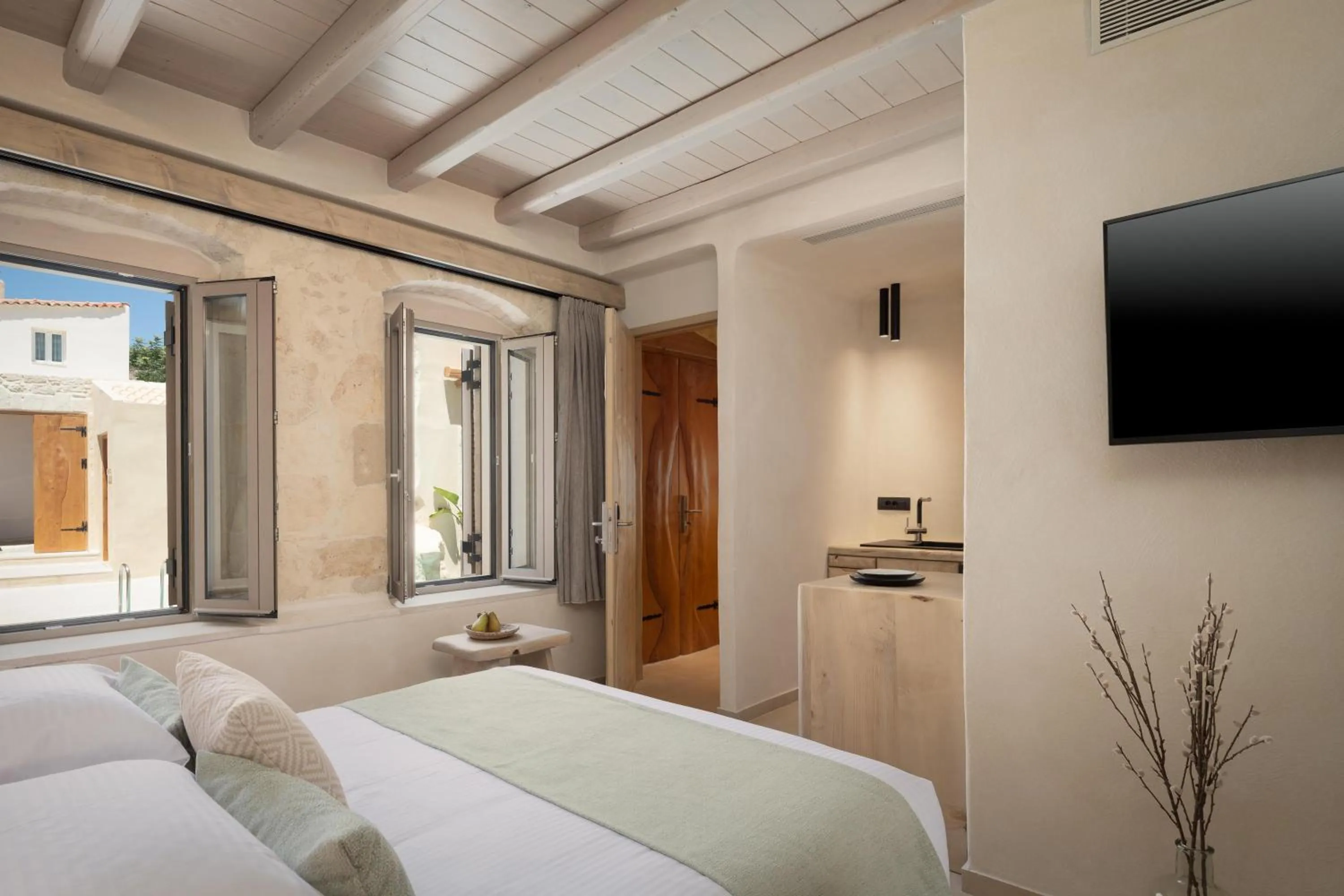 Photo of the whole room, Bed in Manili Boutique Suites & Villas