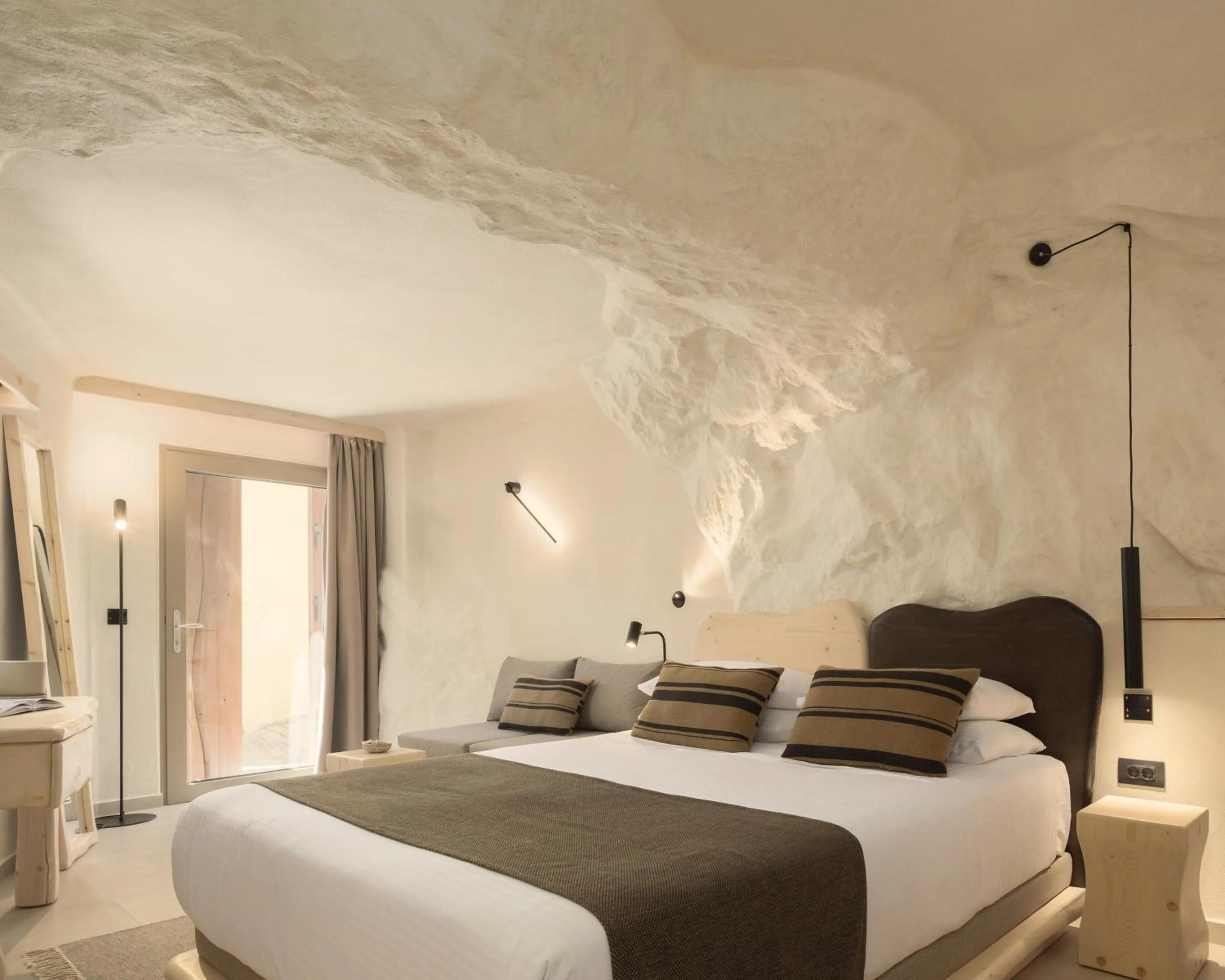 Photo of the whole room, Bed in Manili Boutique Suites & Villas