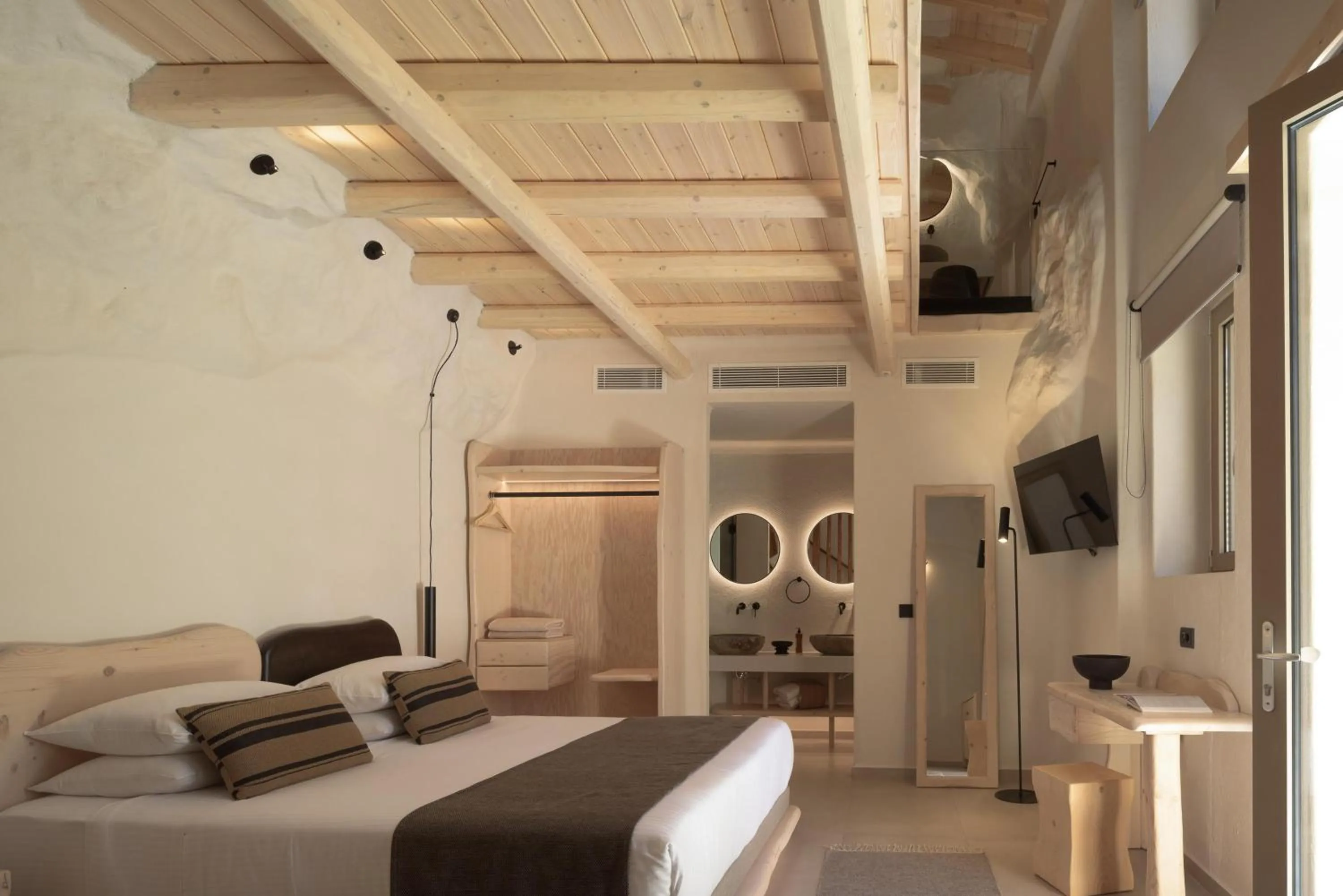 Photo of the whole room, Bed in Manili Boutique Suites & Villas