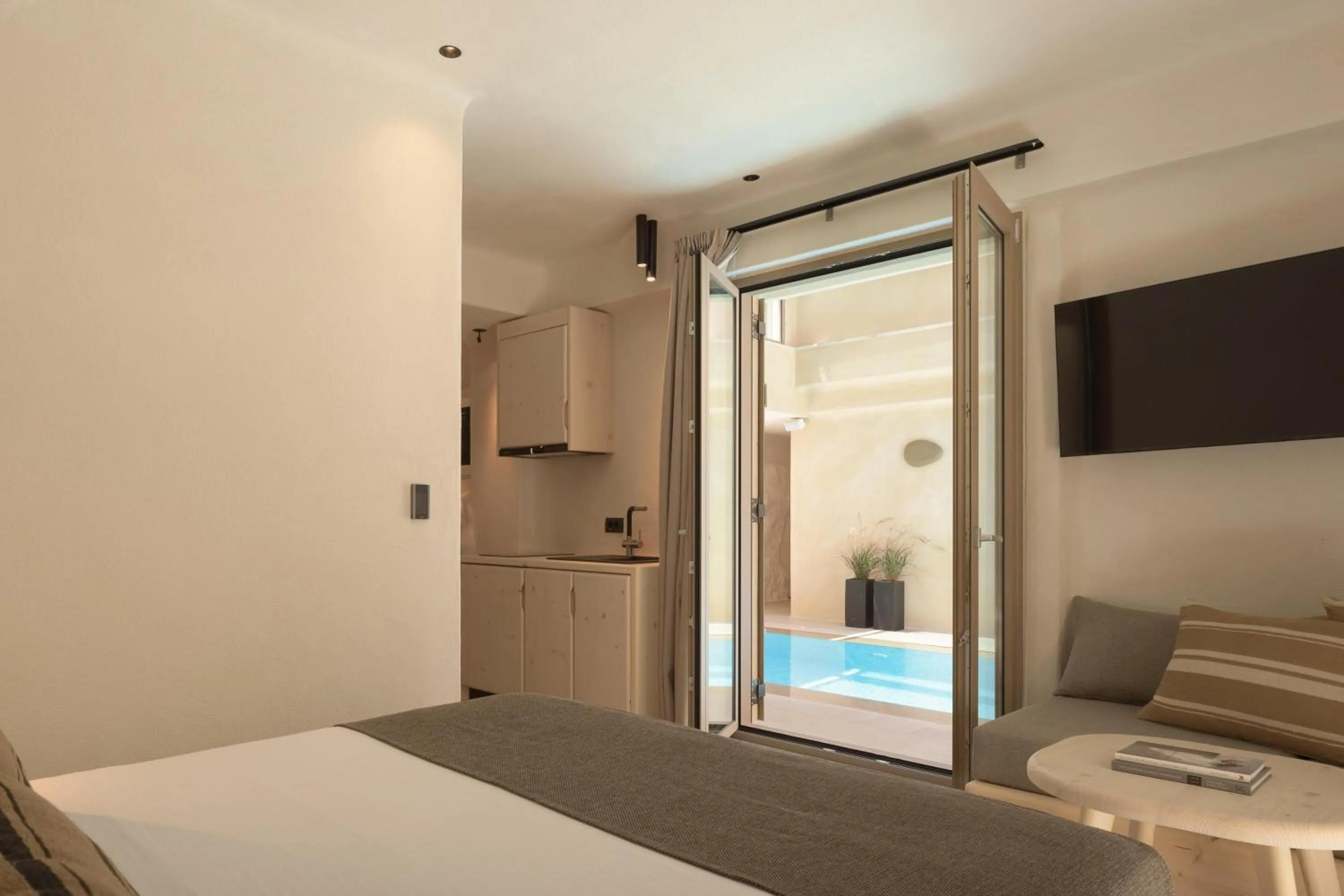 Photo of the whole room, Bed in Manili Boutique Suites & Villas