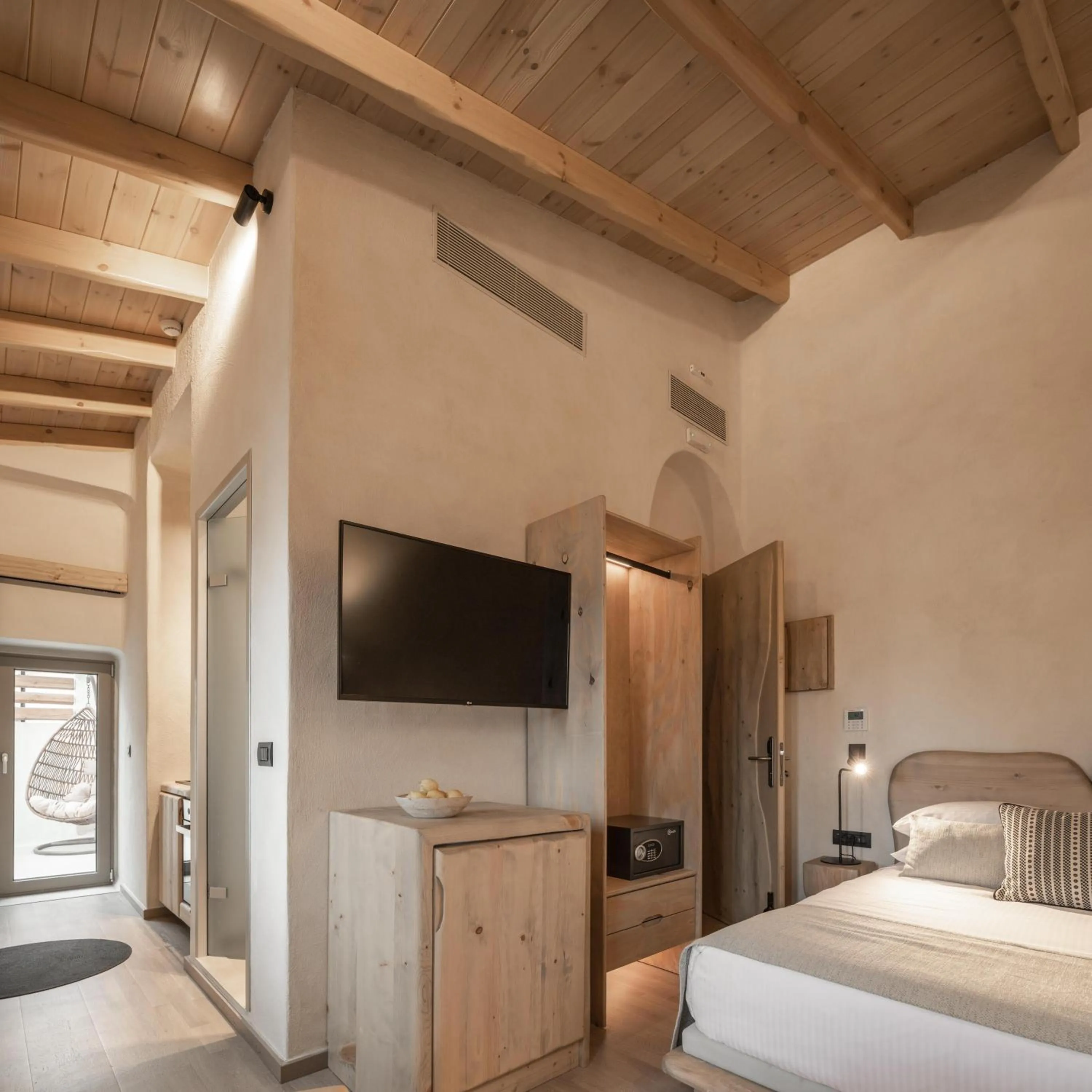 Photo of the whole room, Bed in Manili Boutique Suites & Villas