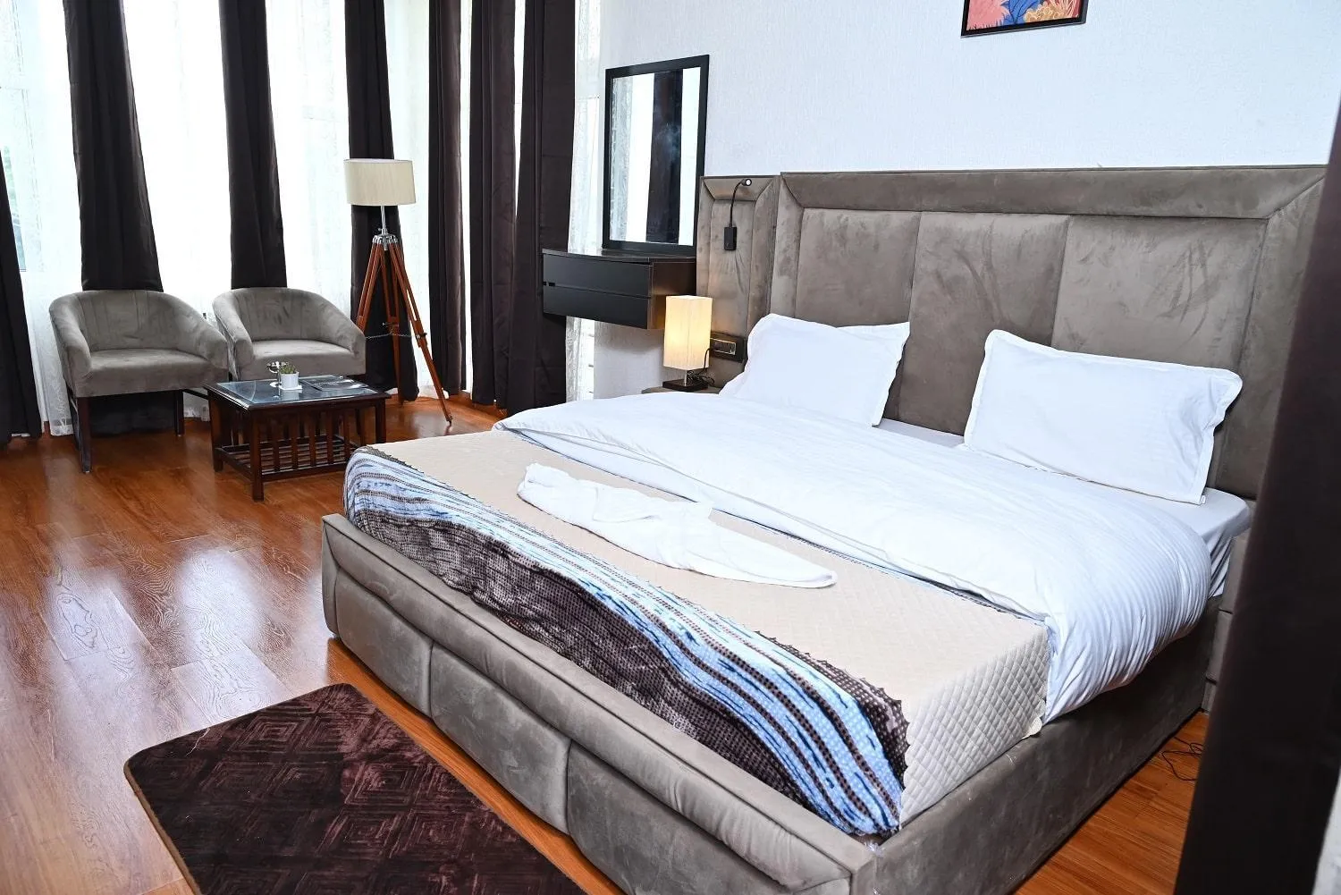 Bed in The Blossom Glee