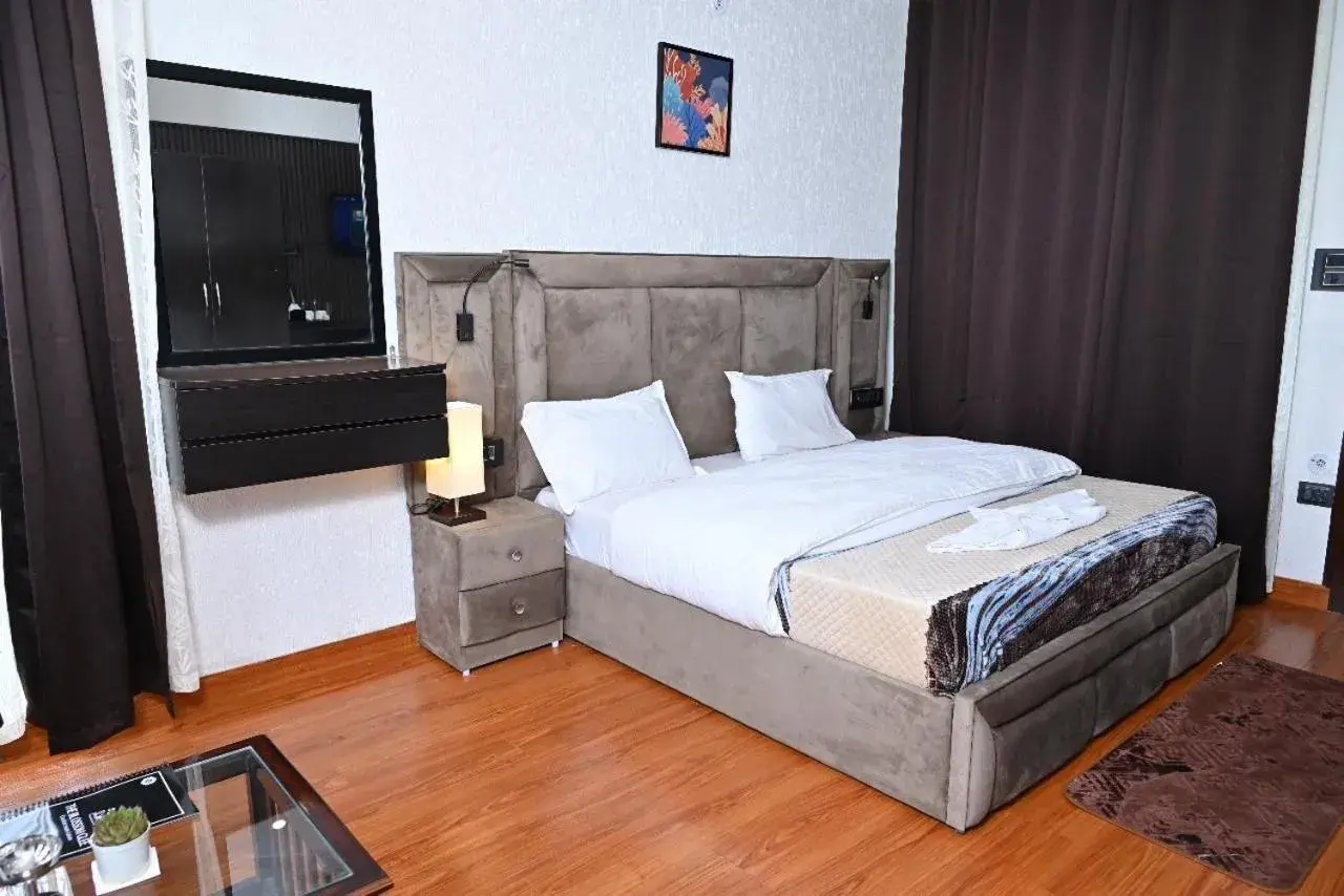 Bed in The Blossom Glee Bed in The Blossom Glee