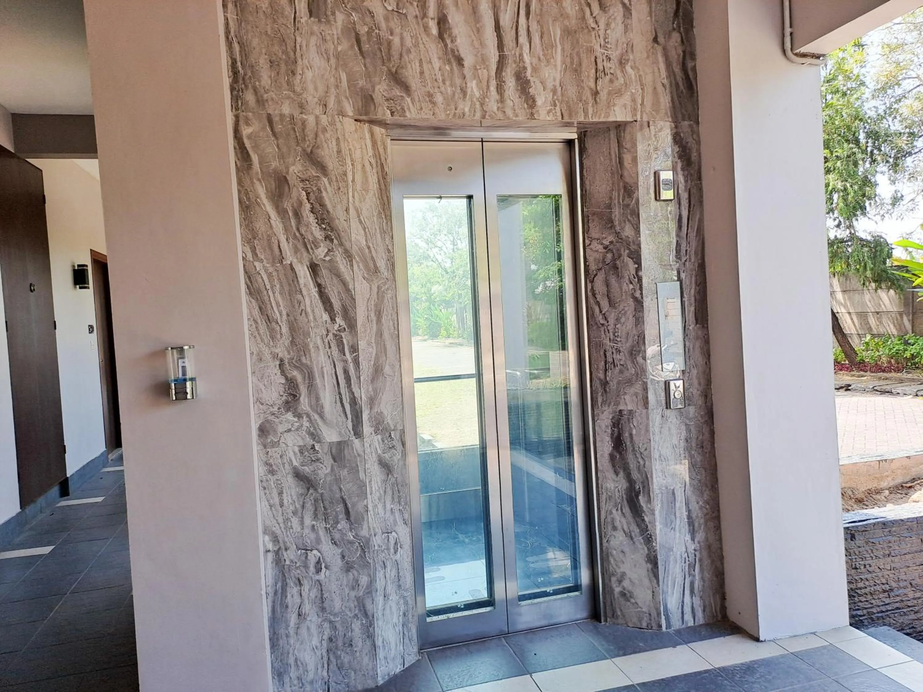 elevator in HOTEL TILAMAS