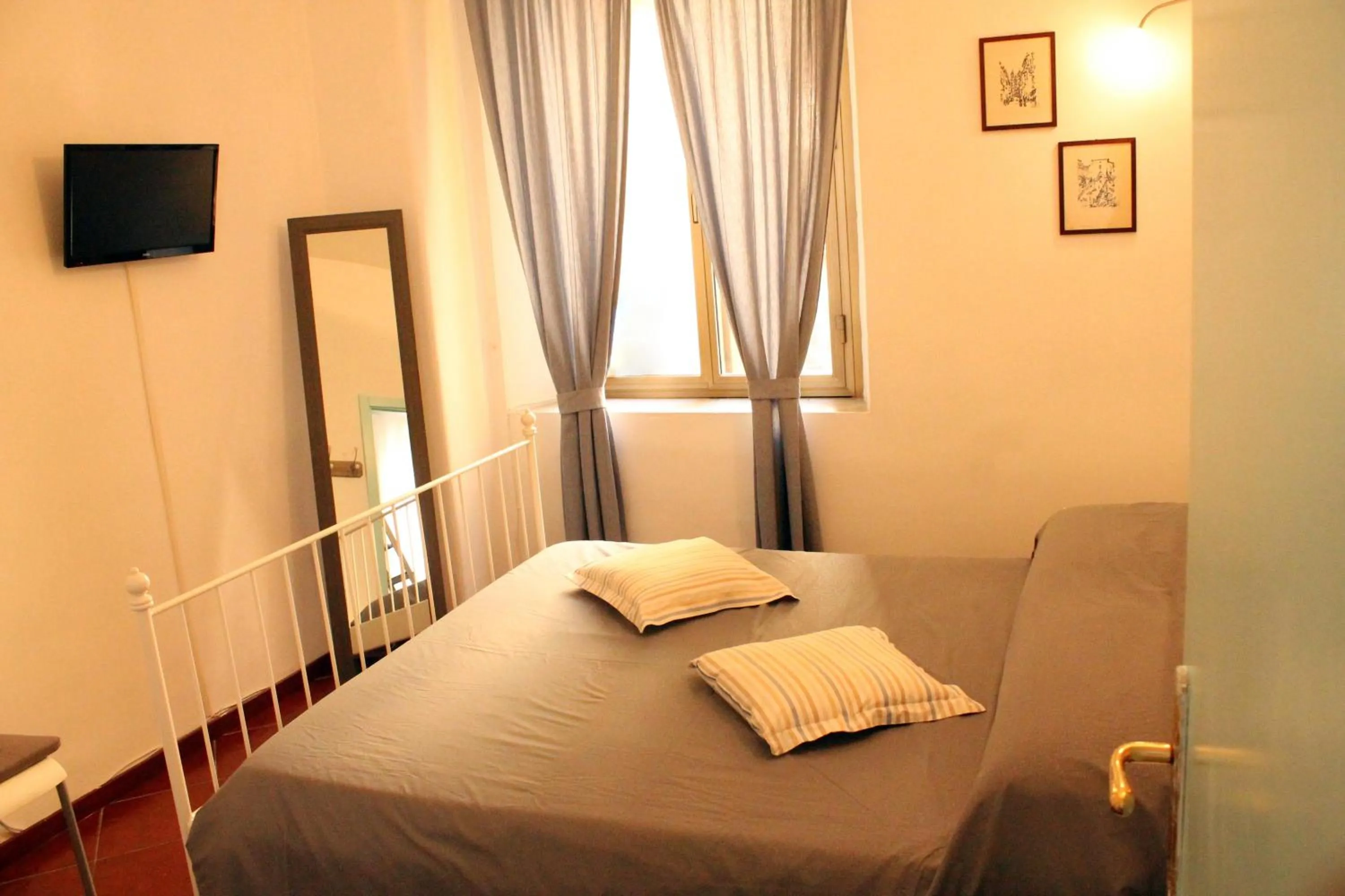 Bed in Apartment - Laterano 85
