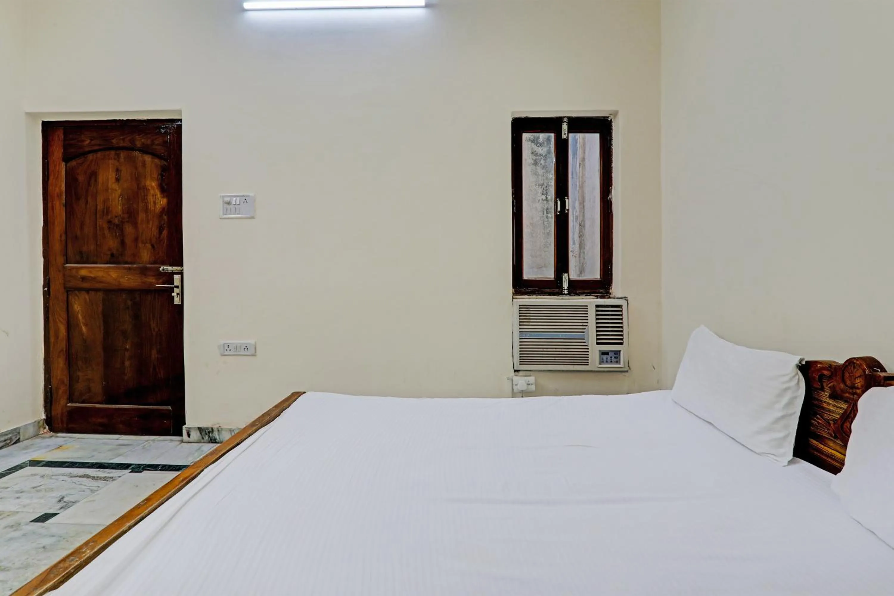 Bedroom in Hotel O PG ON GANGES