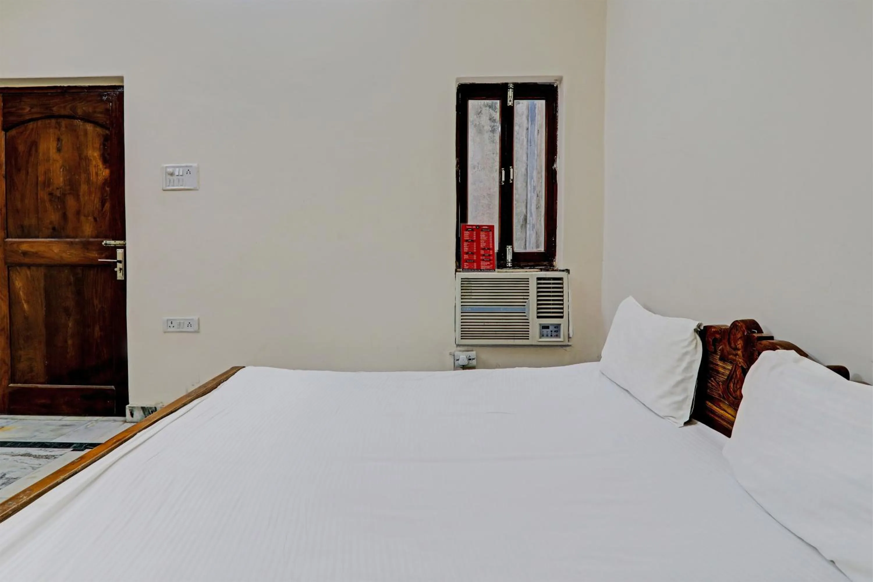 Bedroom in Hotel O PG ON GANGES