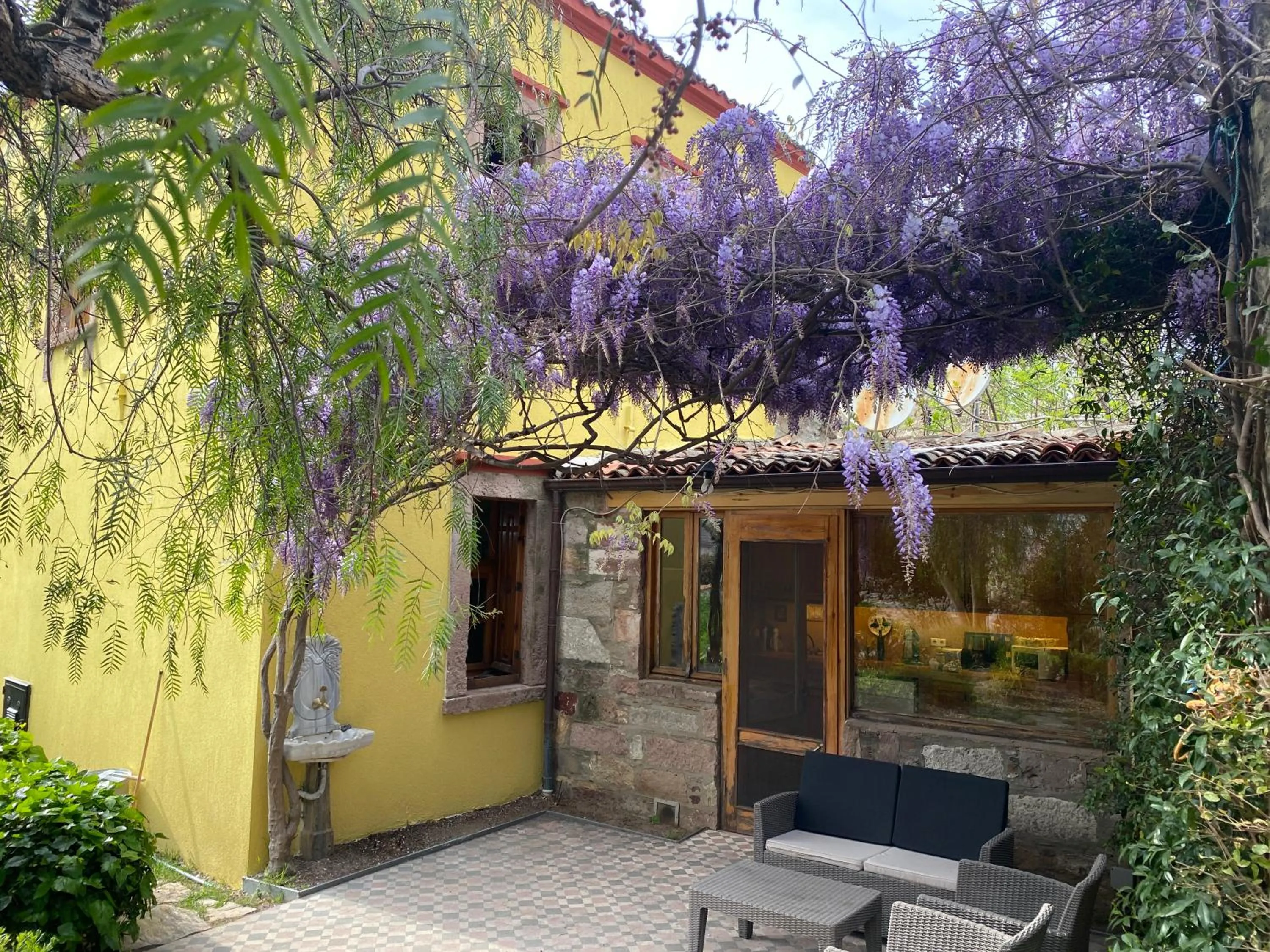 Balcony/Terrace in Stone House with Garden in Cunda/Ayvalik