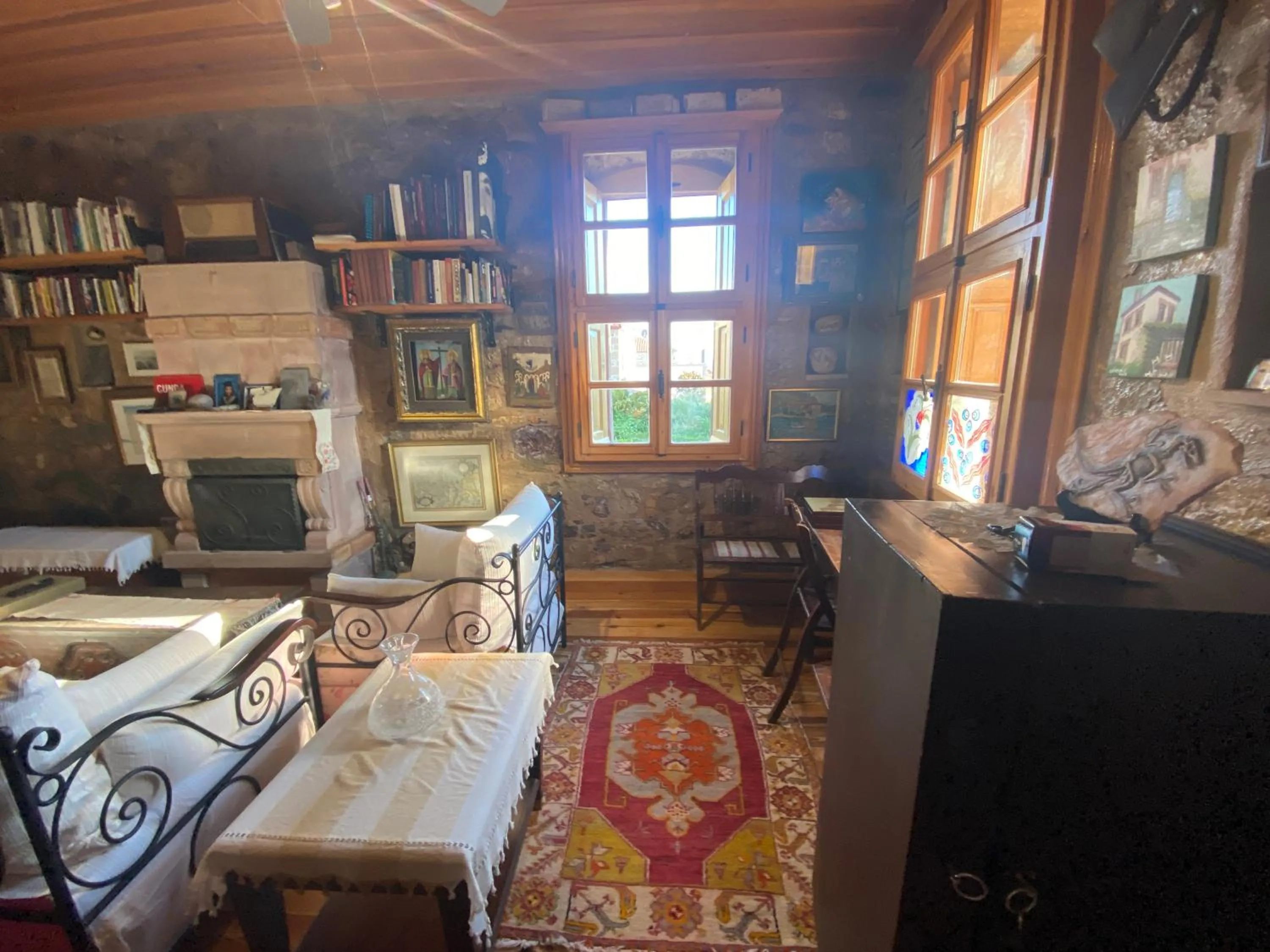 Library in Stone House with Garden in Cunda/Ayvalik