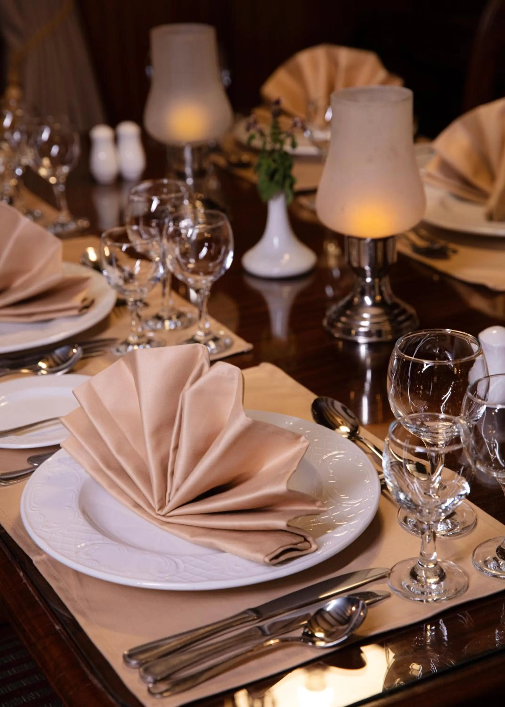 Restaurant/places to eat in Farouz El Nil II Nile Cruise - Every Monday from Luxor for 07 & 05 Nights