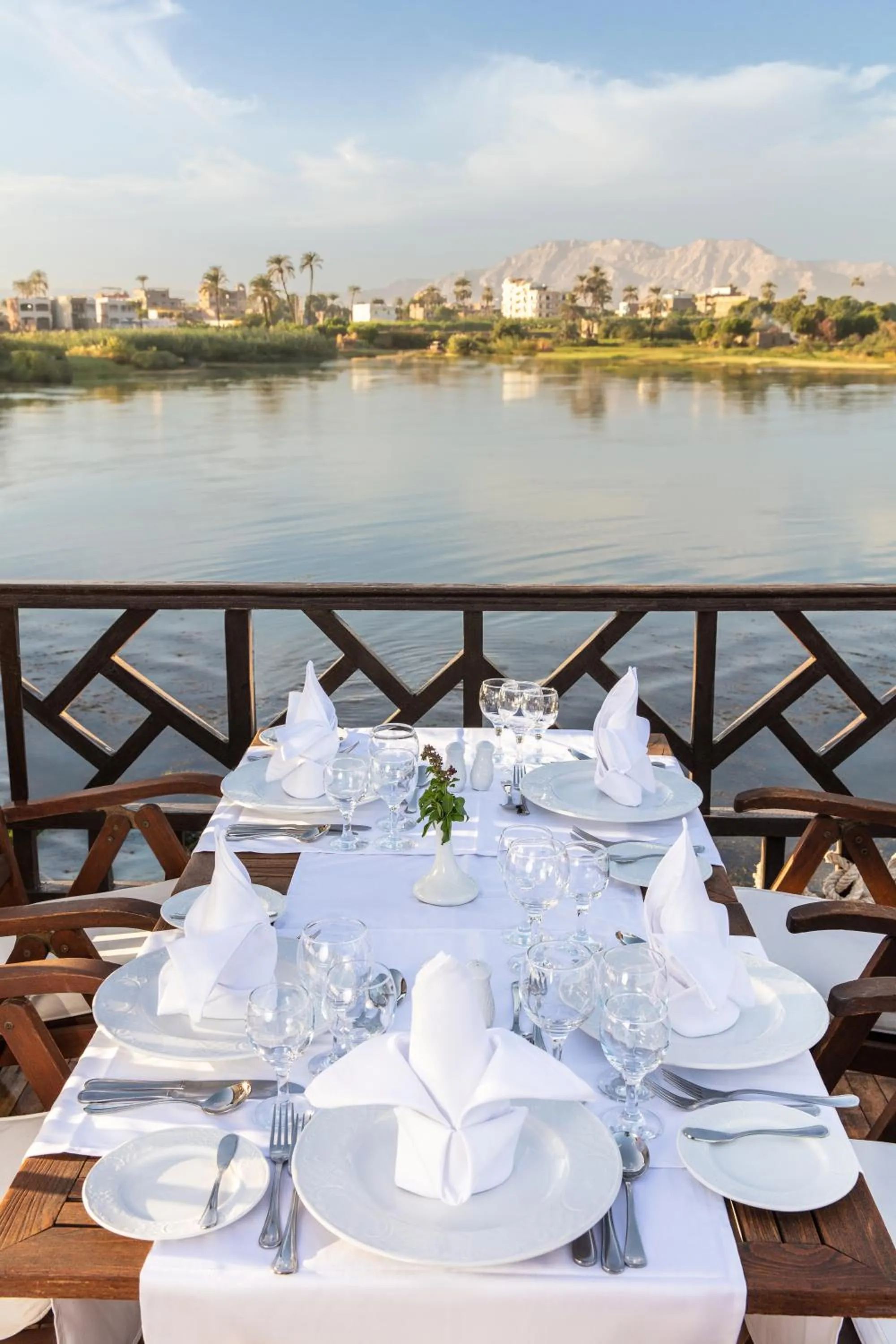 Restaurant/places to eat in Farouz El Nil II Nile Cruise - Every Monday from Luxor for 07 & 05 Nights