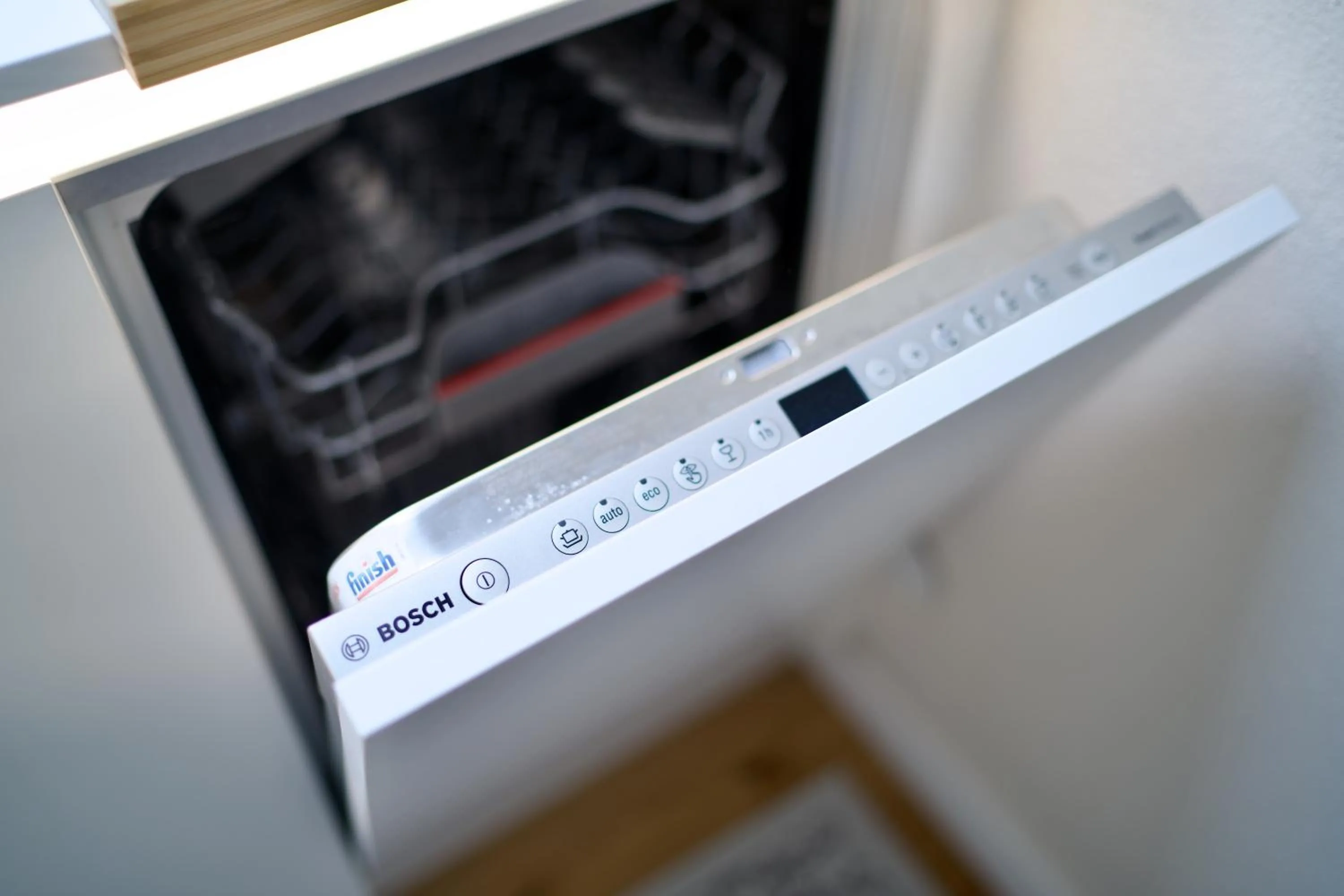 dishwasher in EDLER WOHNRAUM Noble Stadtoase mit Boxspringbett, Kaffeevollautomat & Parkplatz