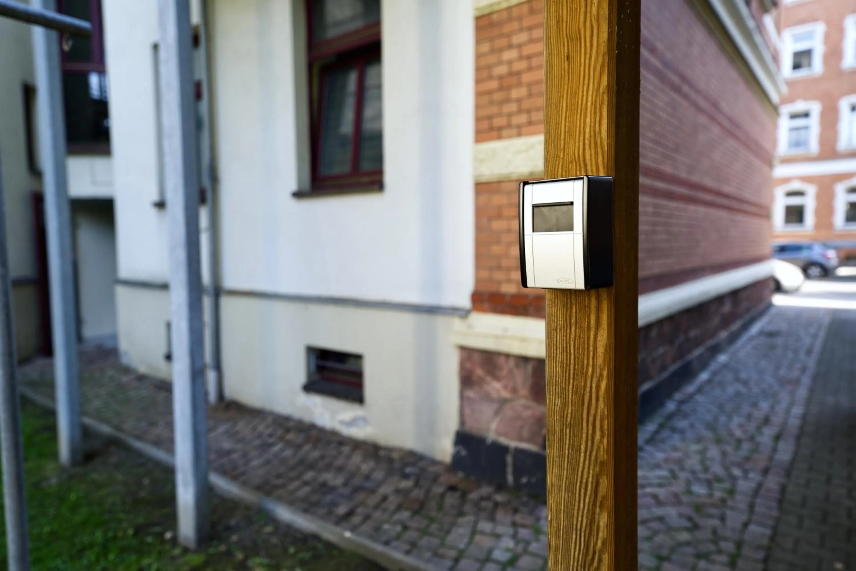 Property building in EDLER WOHNRAUM Noble Stadtoase mit Boxspringbett, Kaffeevollautomat & Parkplatz