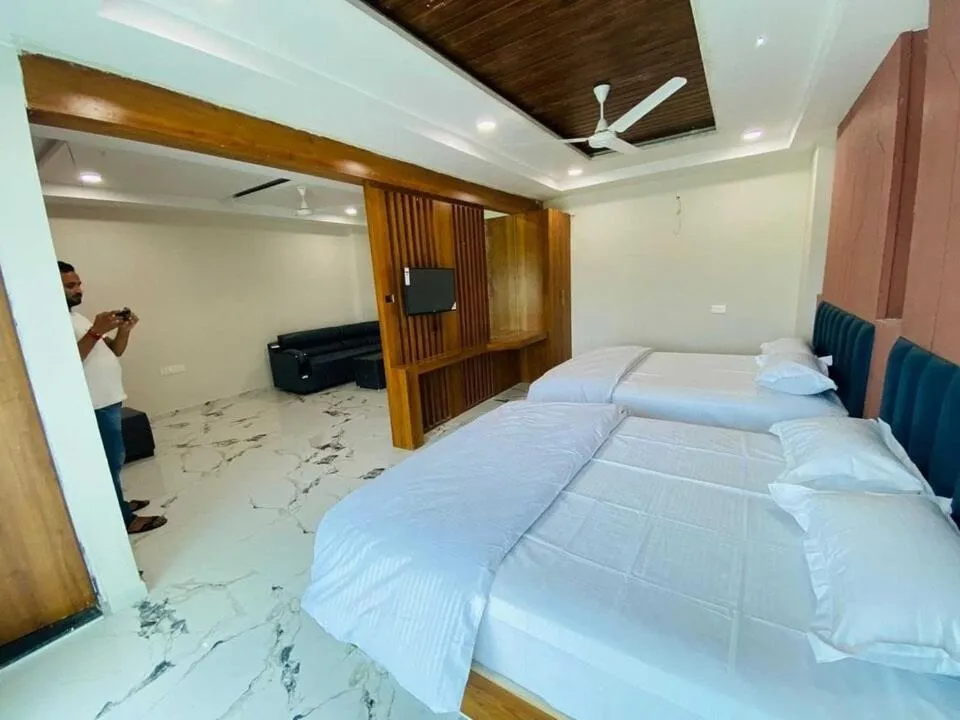 Bedroom, Bed in Hotel Kardhar Inn