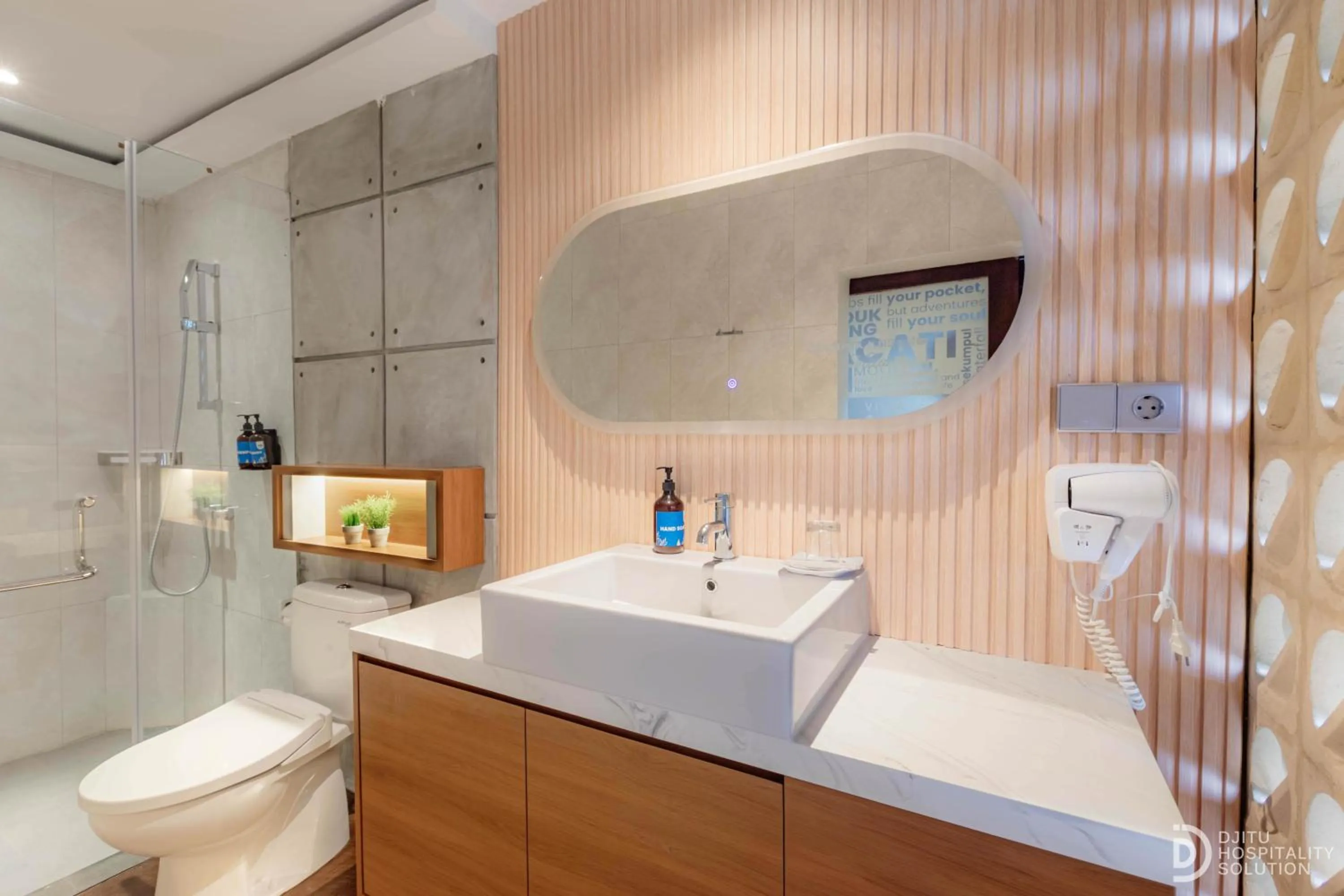 Shower in Munduk Kupang Sekumpul Villa