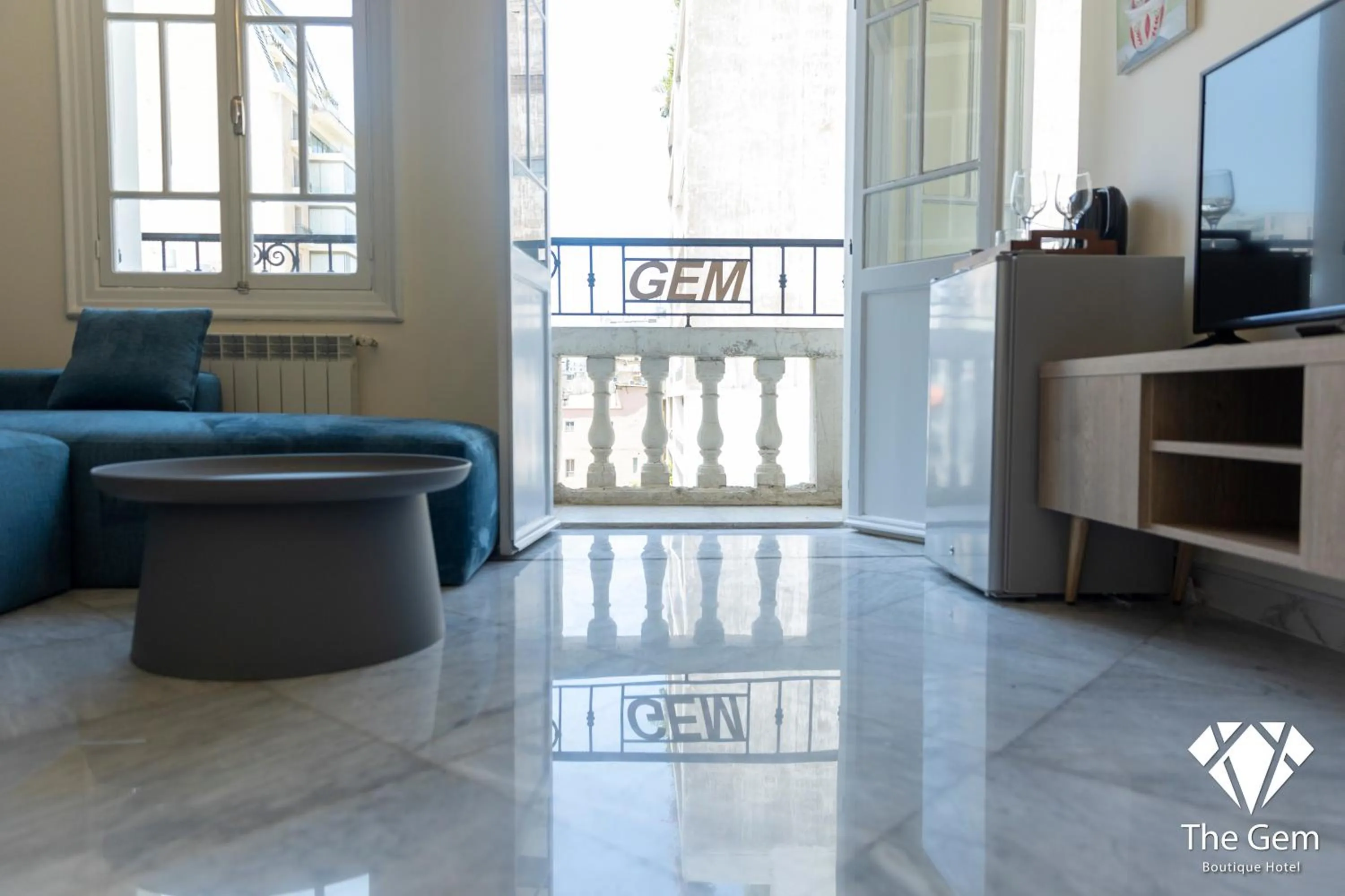 TV and multimedia in THE GEM BOUTIQUE HOTEL