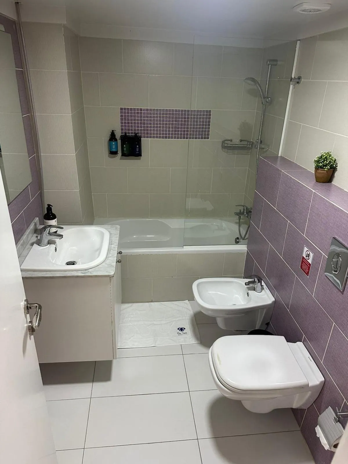 Bathroom in THE GEM BOUTIQUE HOTEL