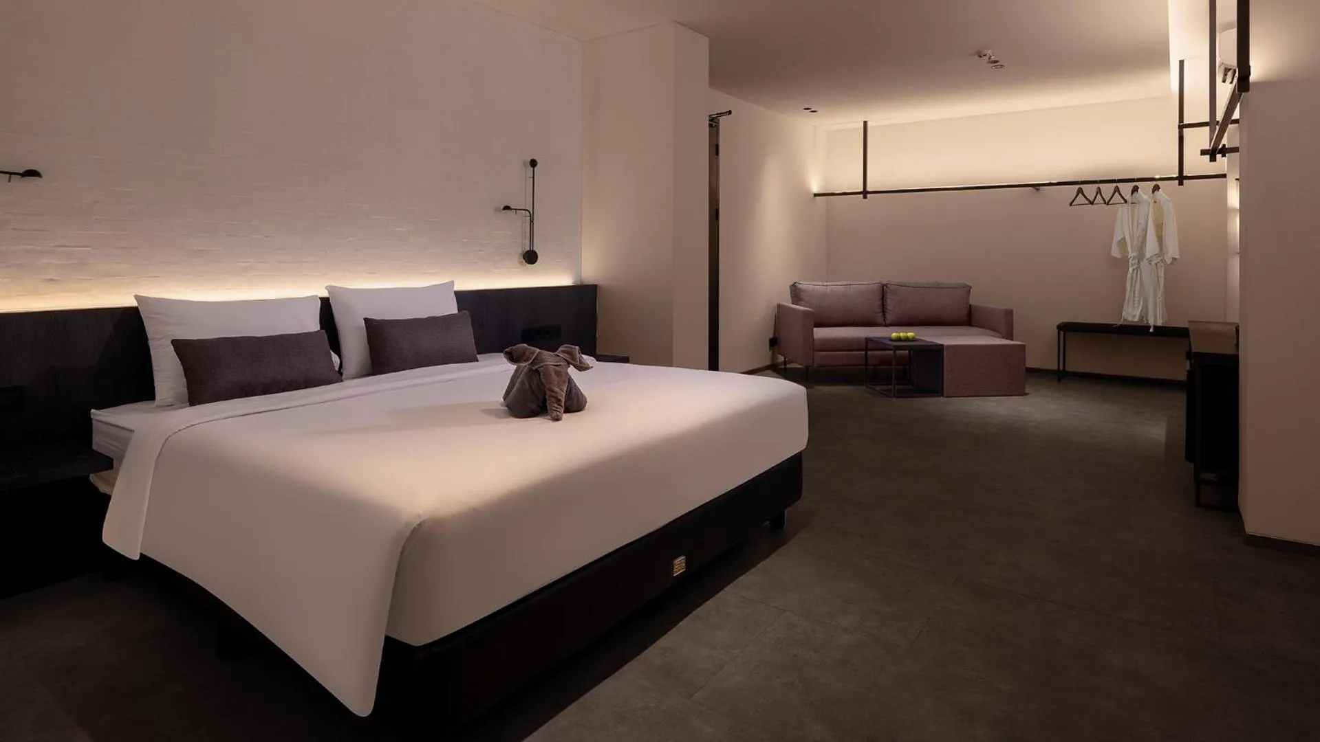 Bedroom, Bed in REZ Hotel Semarang