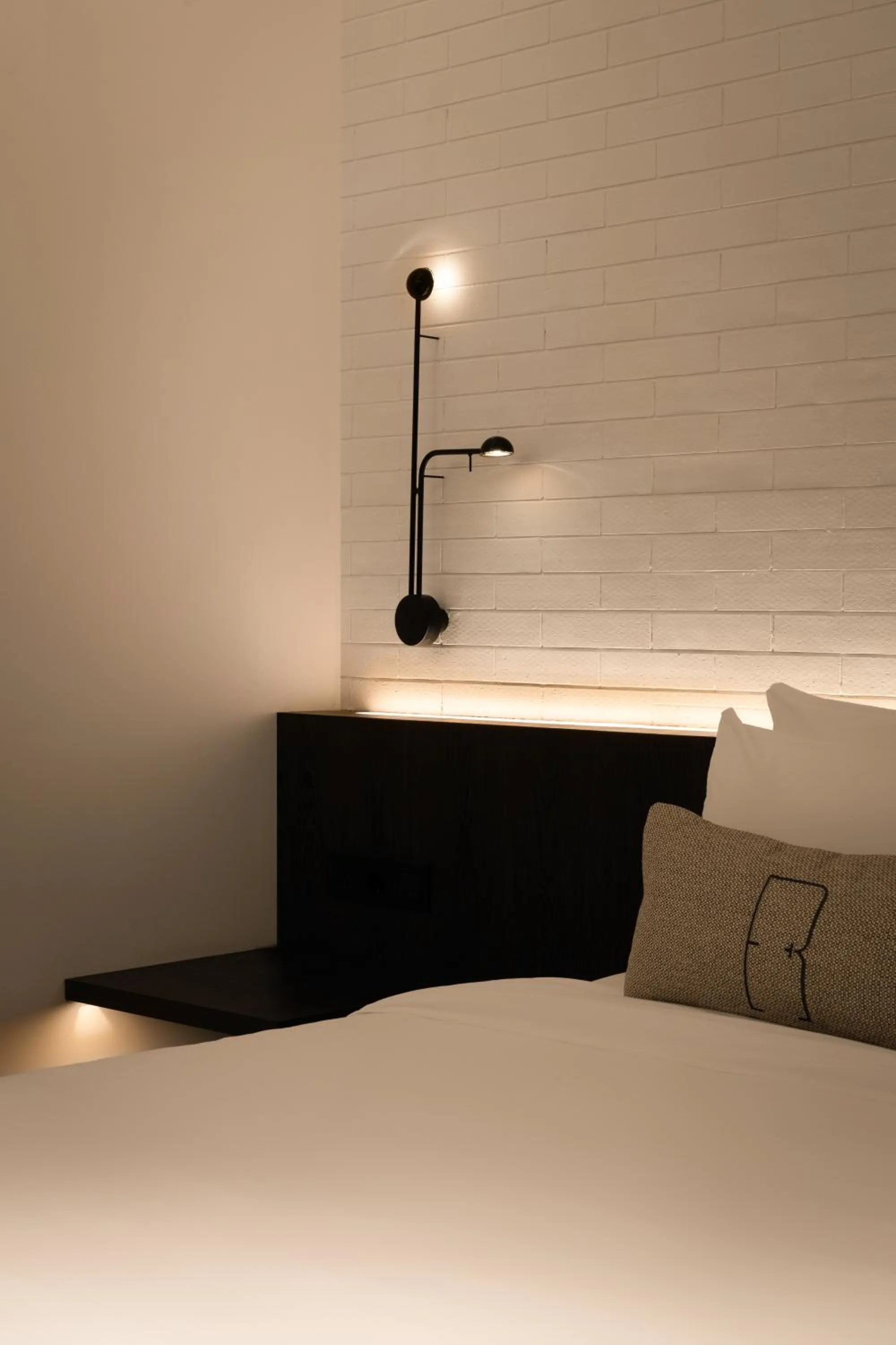 Bed in REZ Hotel Semarang