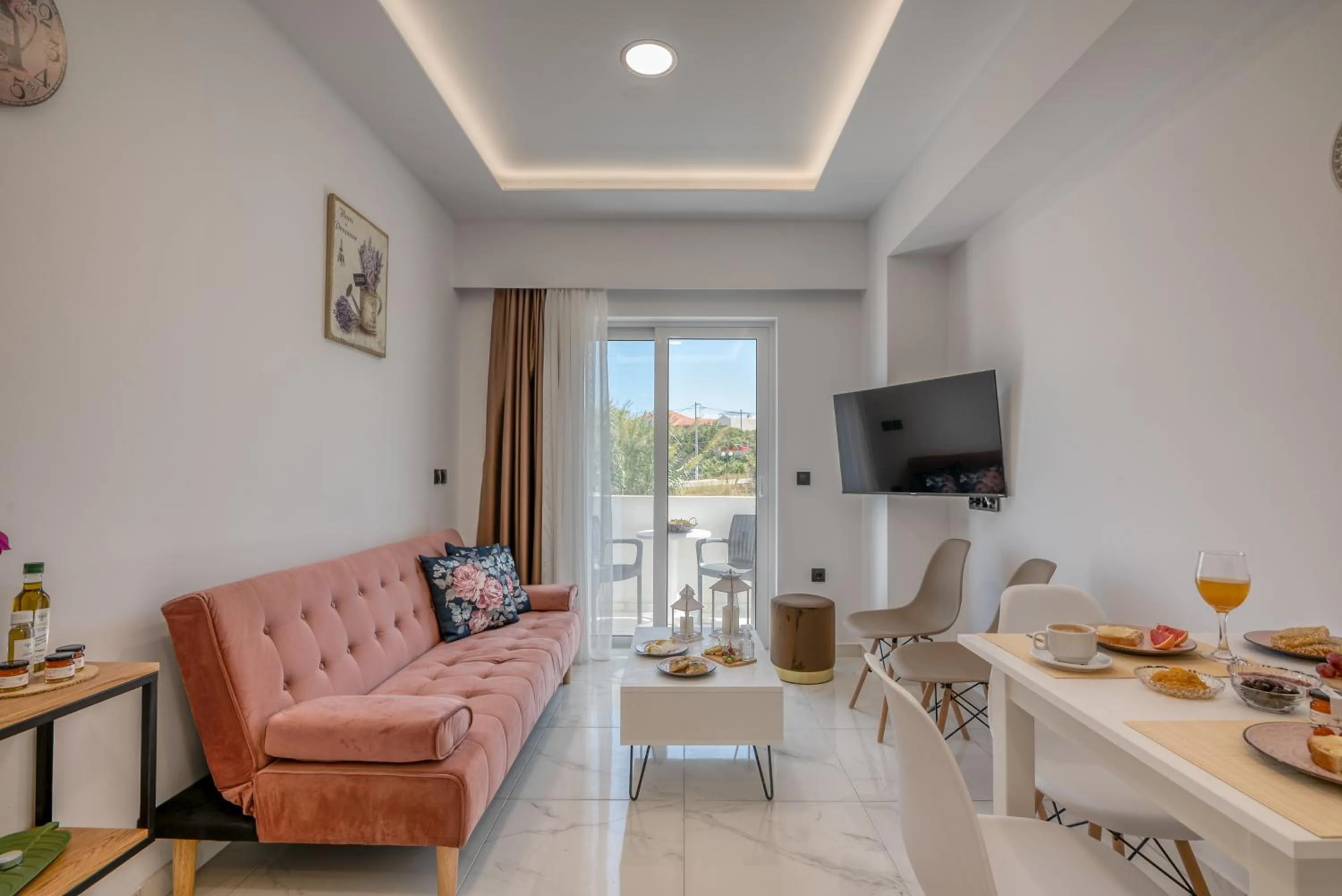 Lysithea Apartments - brand new, stylish & central