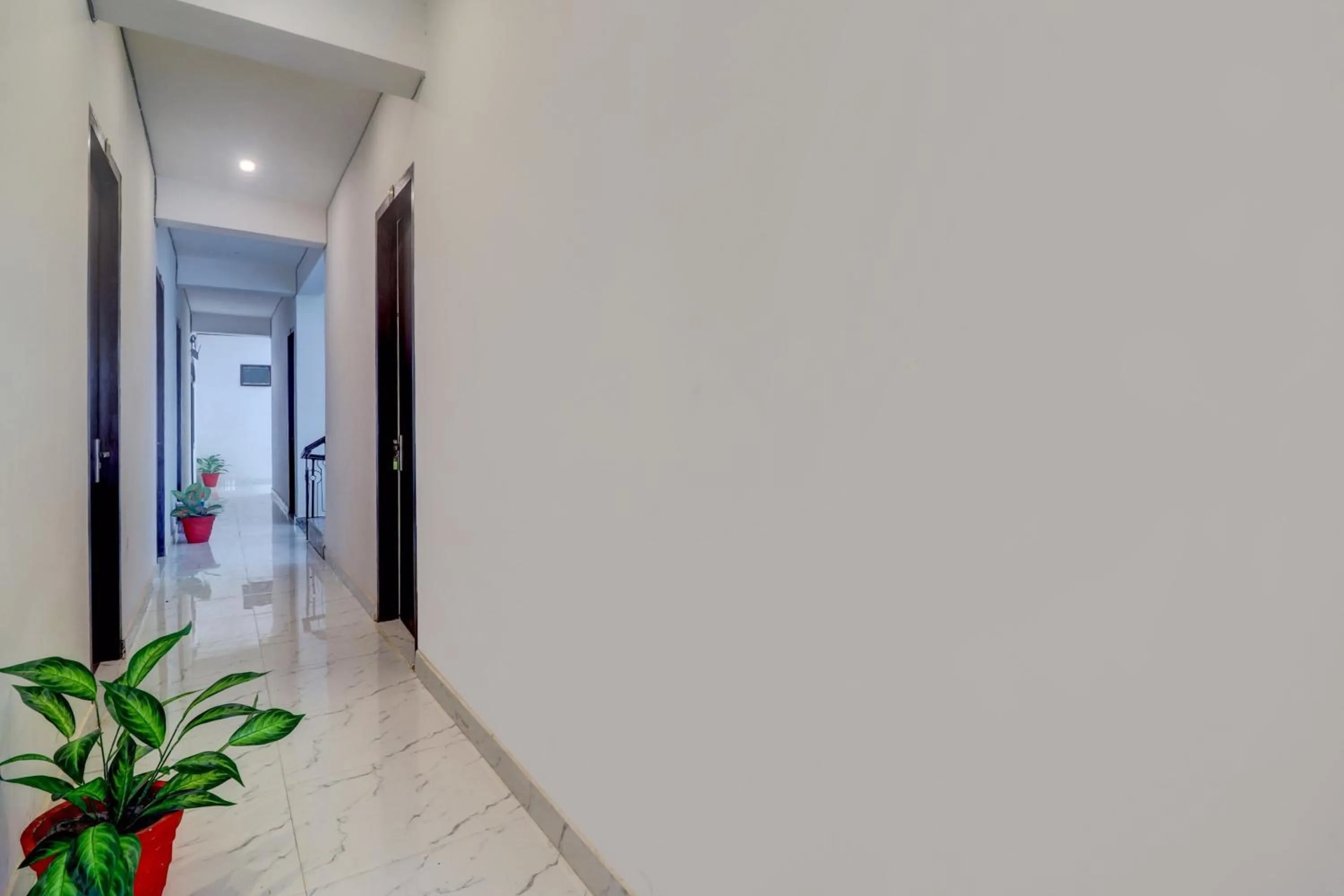 Lobby or reception in Itsy Hotels Om Pushp Residency