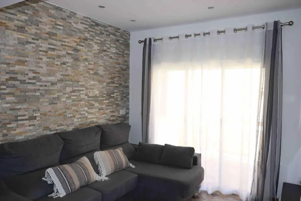 Precioso apartamento con vistas al mar. Piscina.