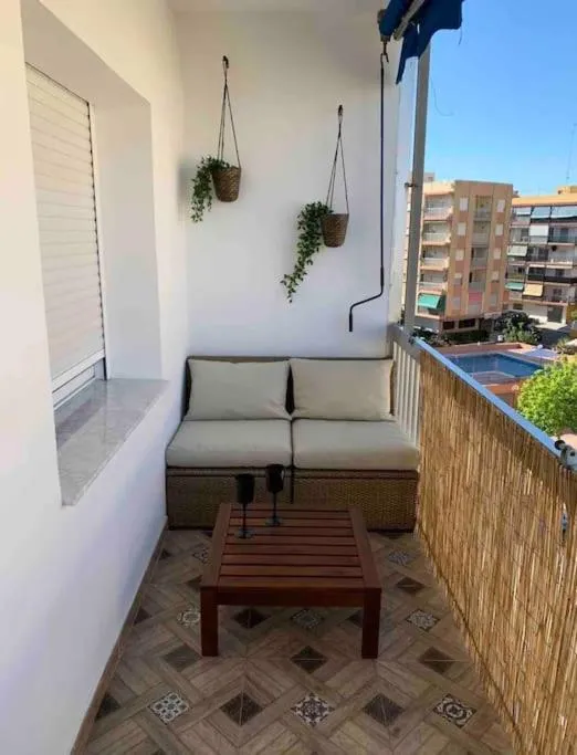 Balcony/Terrace in Precioso apartamento con vistas al mar. Piscina.