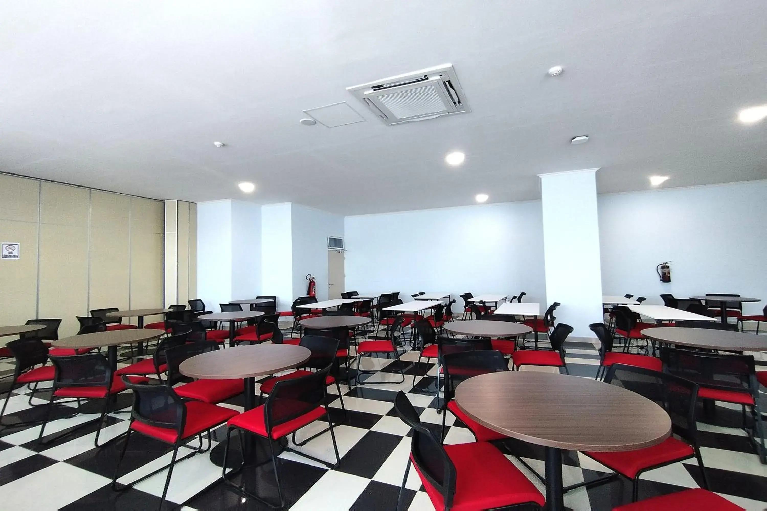 Restaurant/places to eat in Hotel Sutha Inn Syariah Restaurant/places to eat in Hotel Sutha Inn Syariah