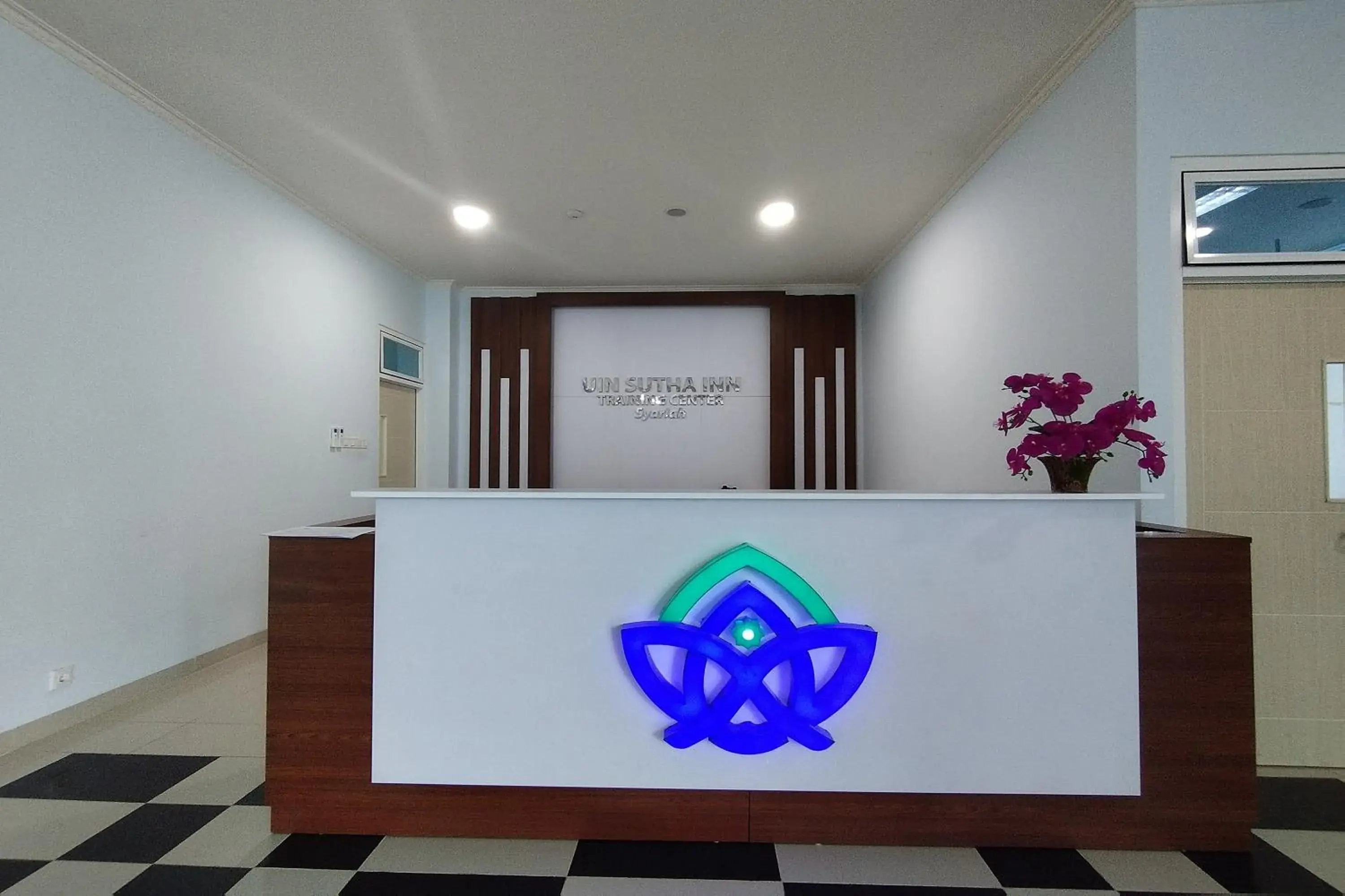 Lobby or reception in Hotel Sutha Inn Syariah Lobby or reception in Hotel Sutha Inn Syariah
