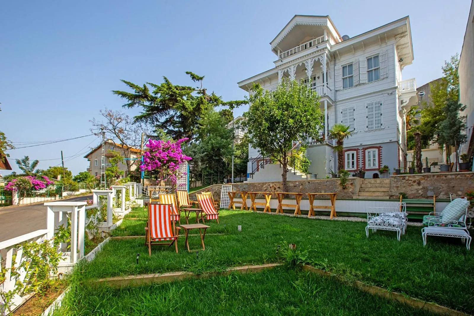 Property building in Mansion Miliá