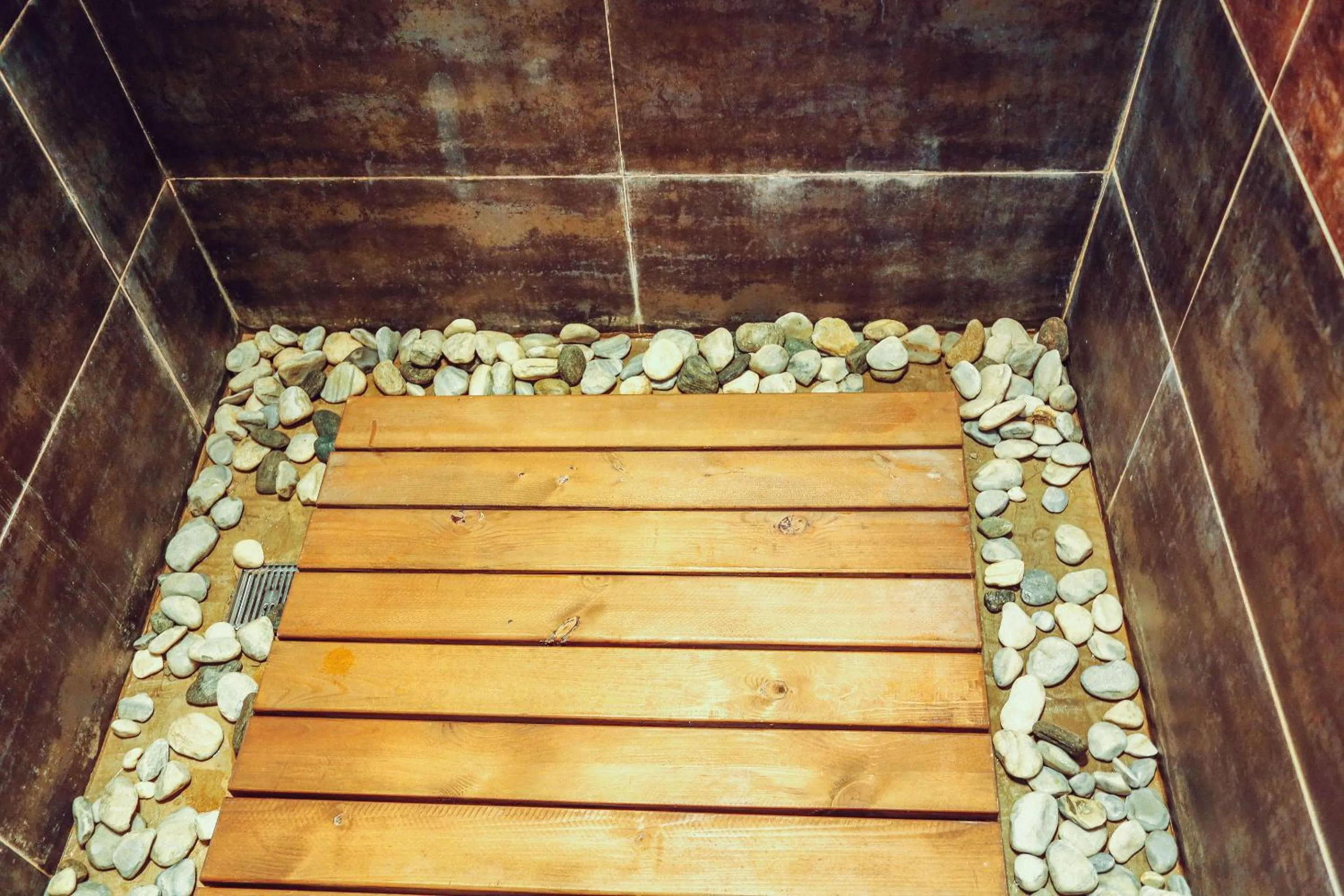 Decorative detail in Cabin 7 Inn