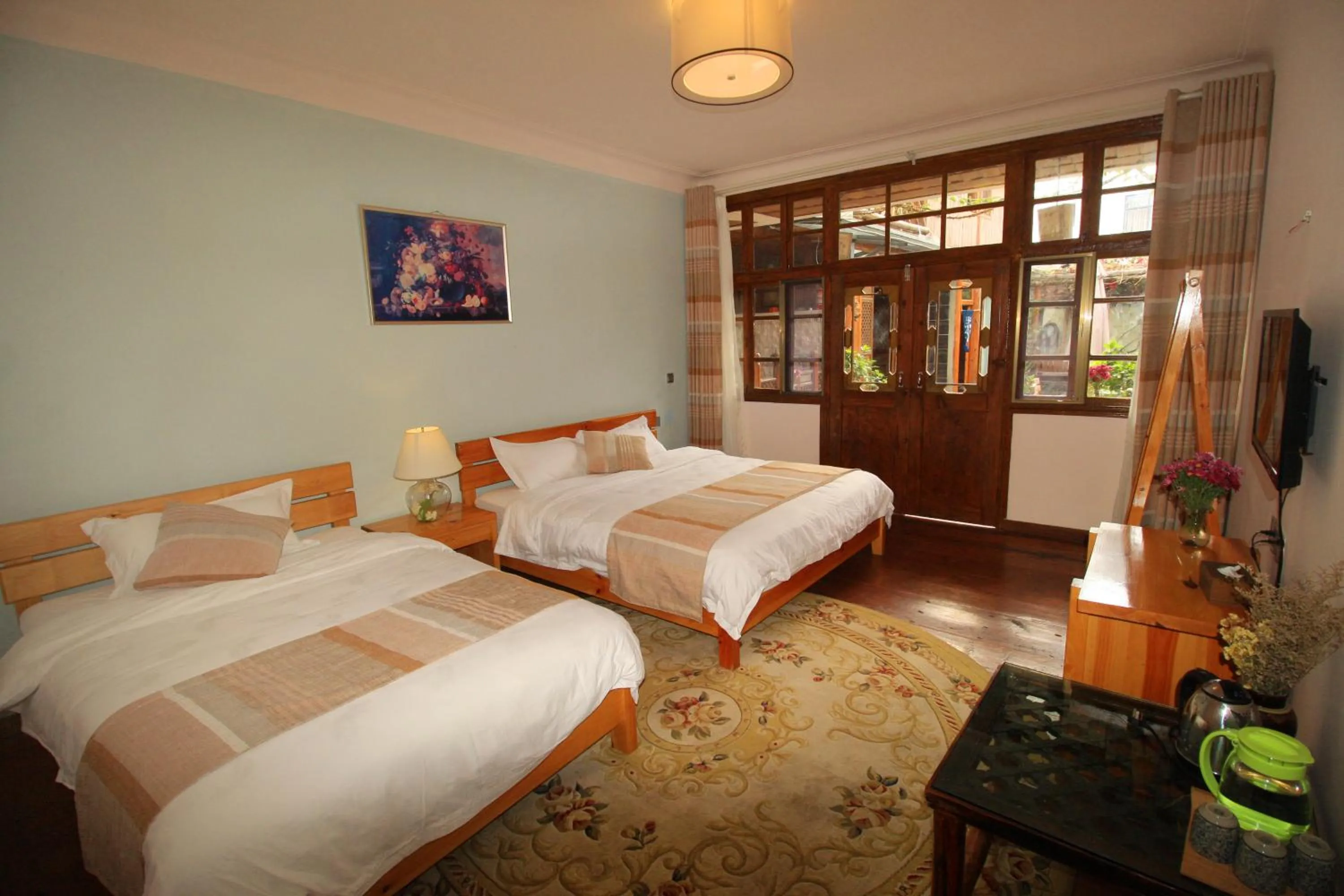 Photo of the whole room, Bed in Cabin 7 Inn