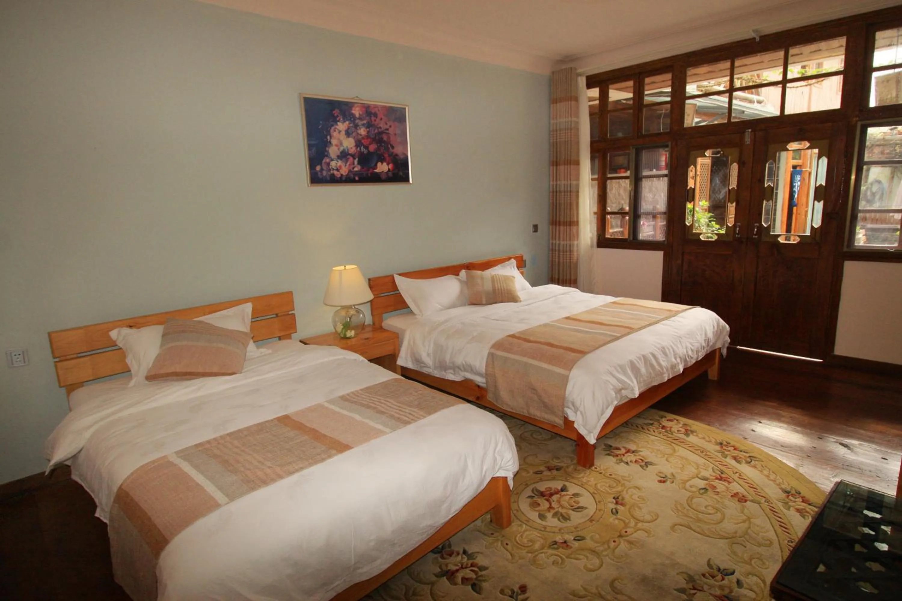 Decorative detail, Bed in Cabin 7 Inn