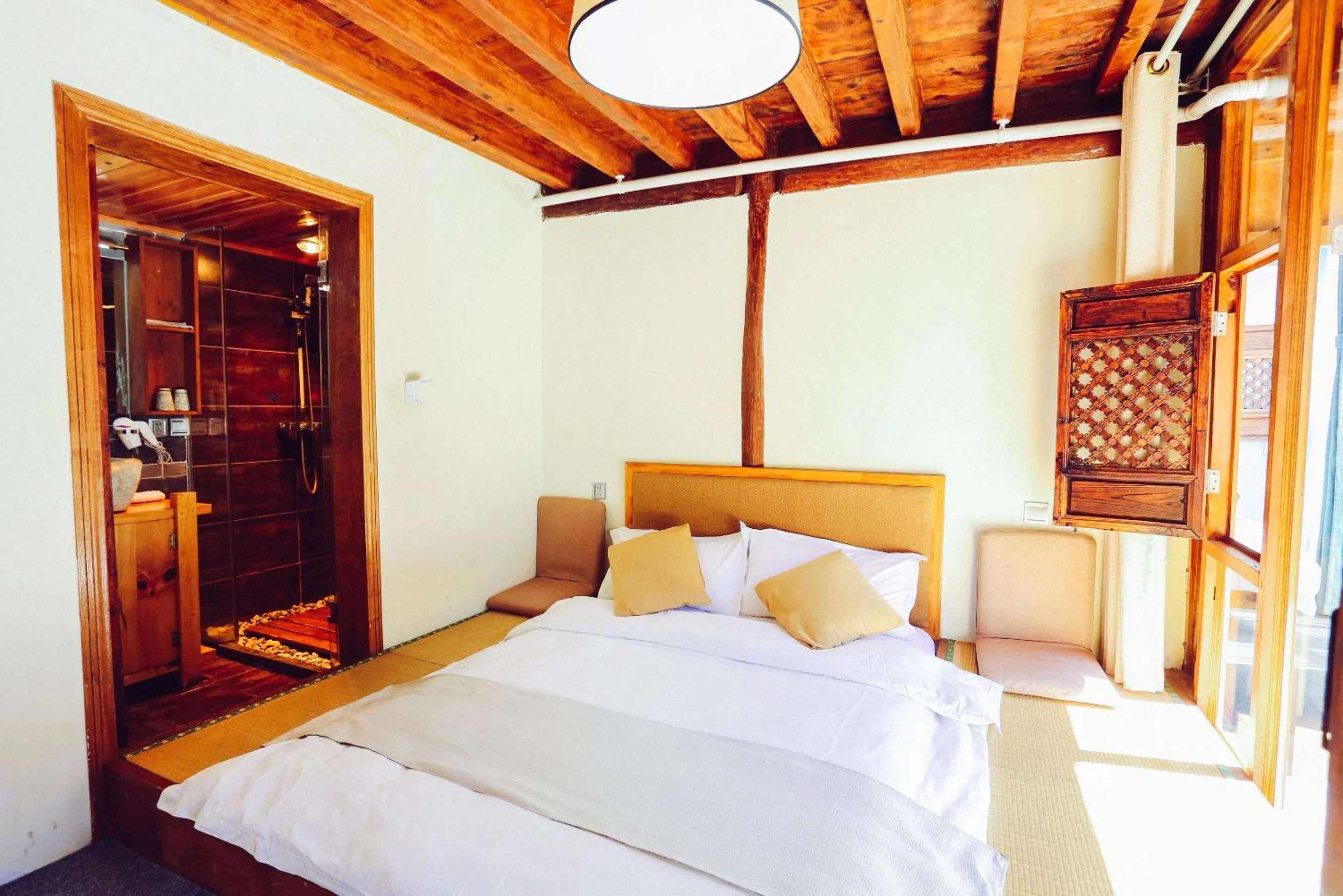 Bedroom, Bed in Cabin 7 Inn