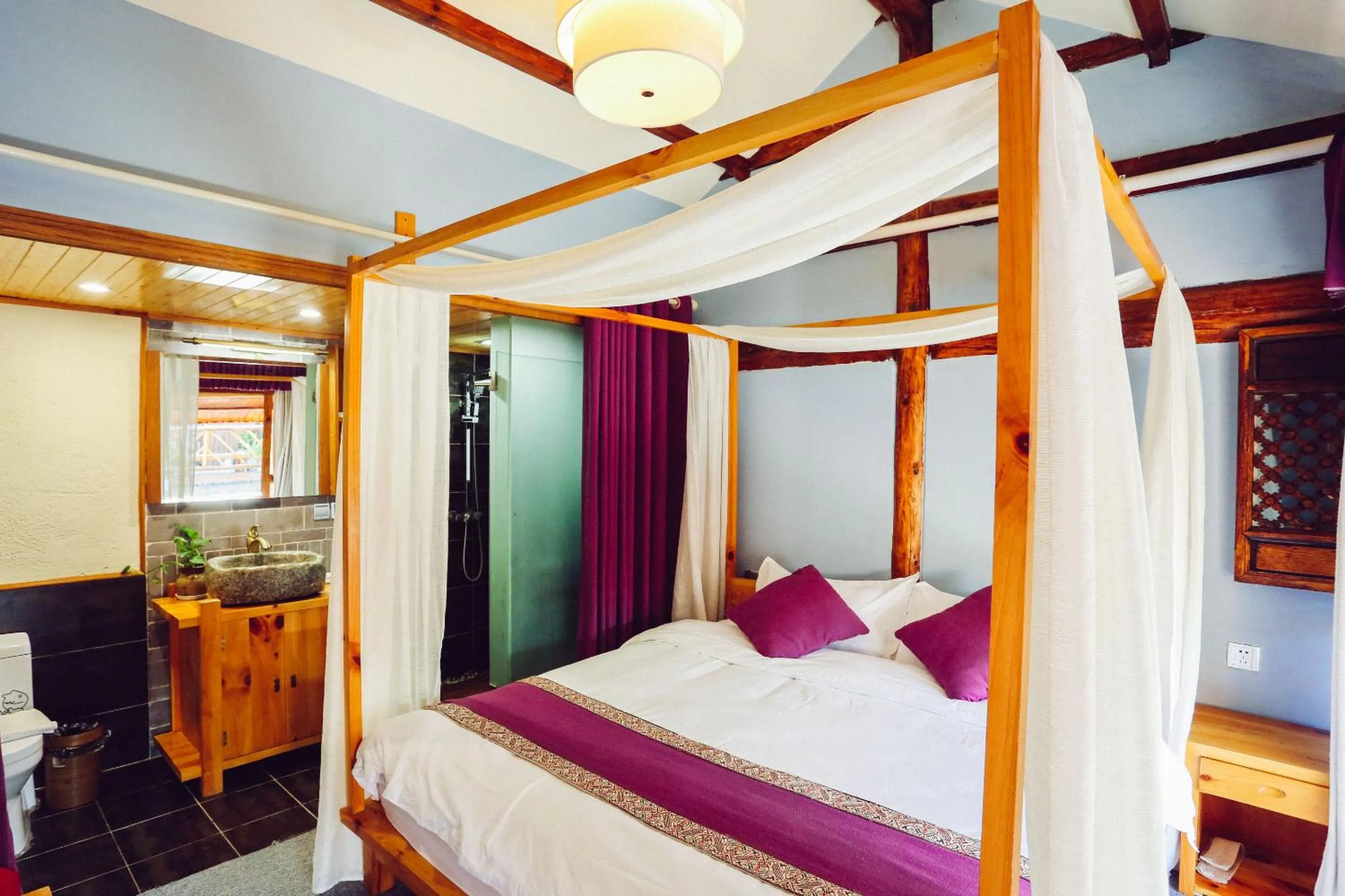 Bedroom, Bed in Cabin 7 Inn