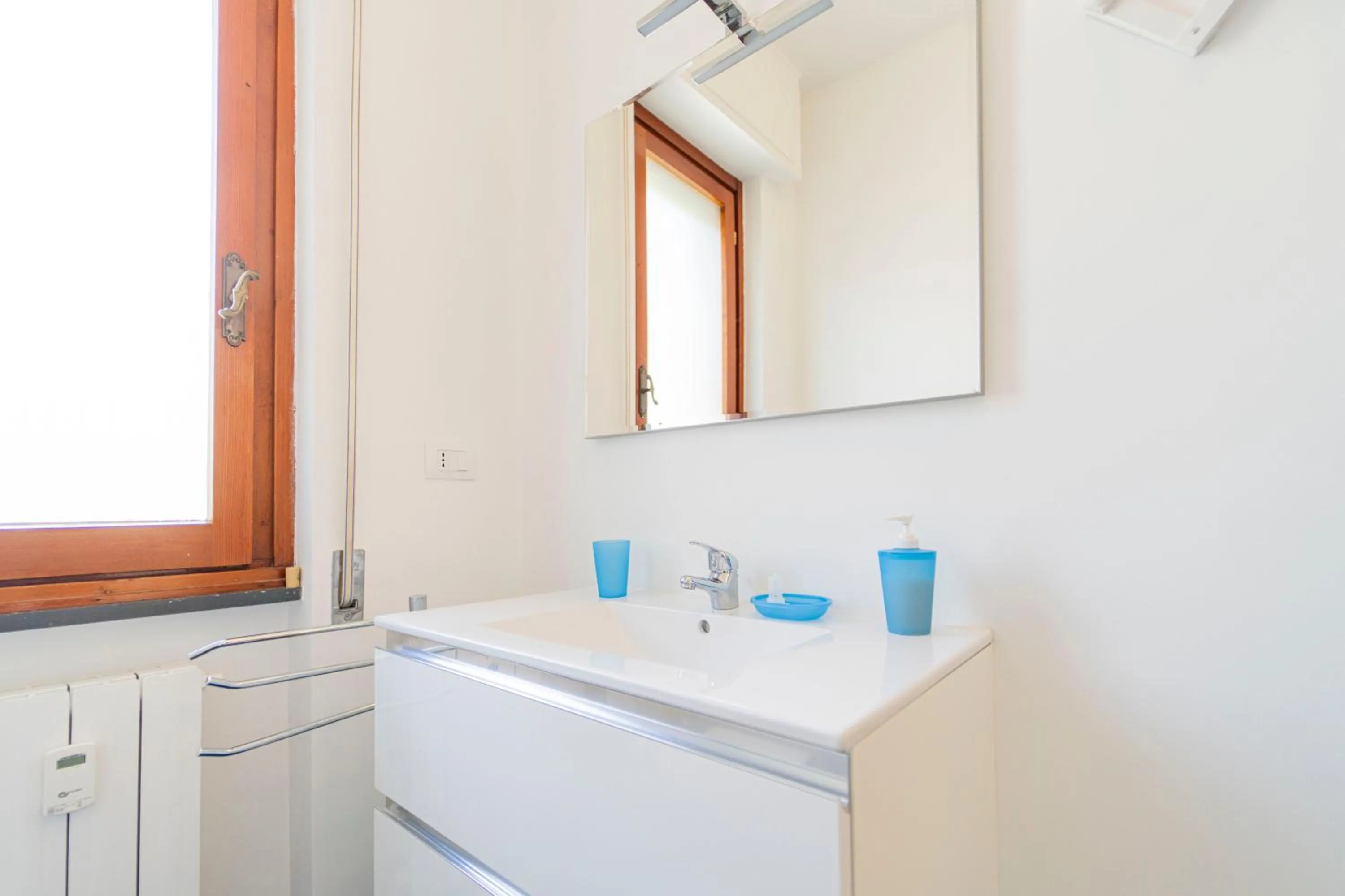 Bathroom in 194 - A casa di Andrea, Cavi di Lavagna a soli 80metri dal mare - PARCHEGGIO PRIVATO SOLO PER AUTO DI DIMENSIONI RIDOTTE O MOTO