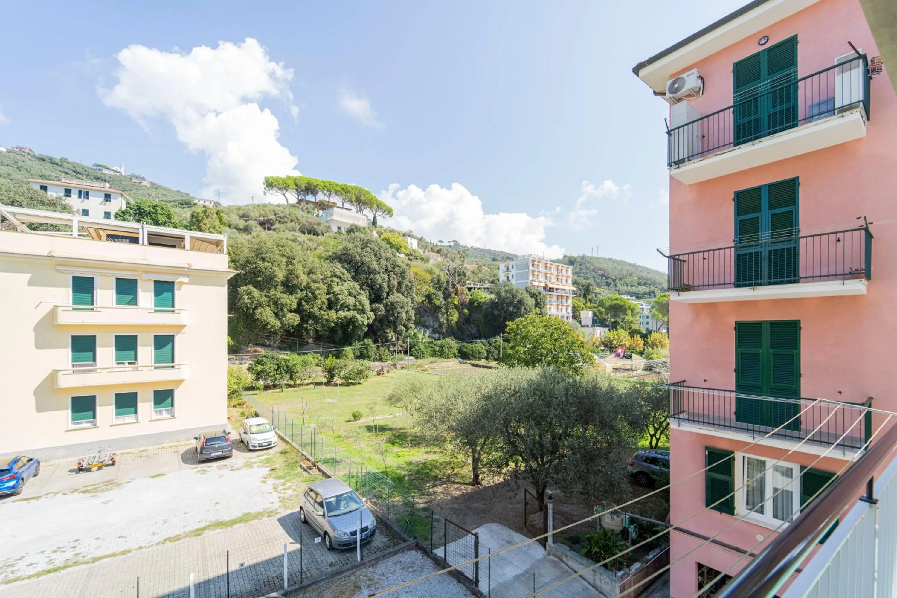 Neighbourhood in 194 - A casa di Andrea, Cavi di Lavagna a soli 80metri dal mare - PARCHEGGIO PRIVATO SOLO PER AUTO DI DIMENSIONI RIDOTTE O MOTO
