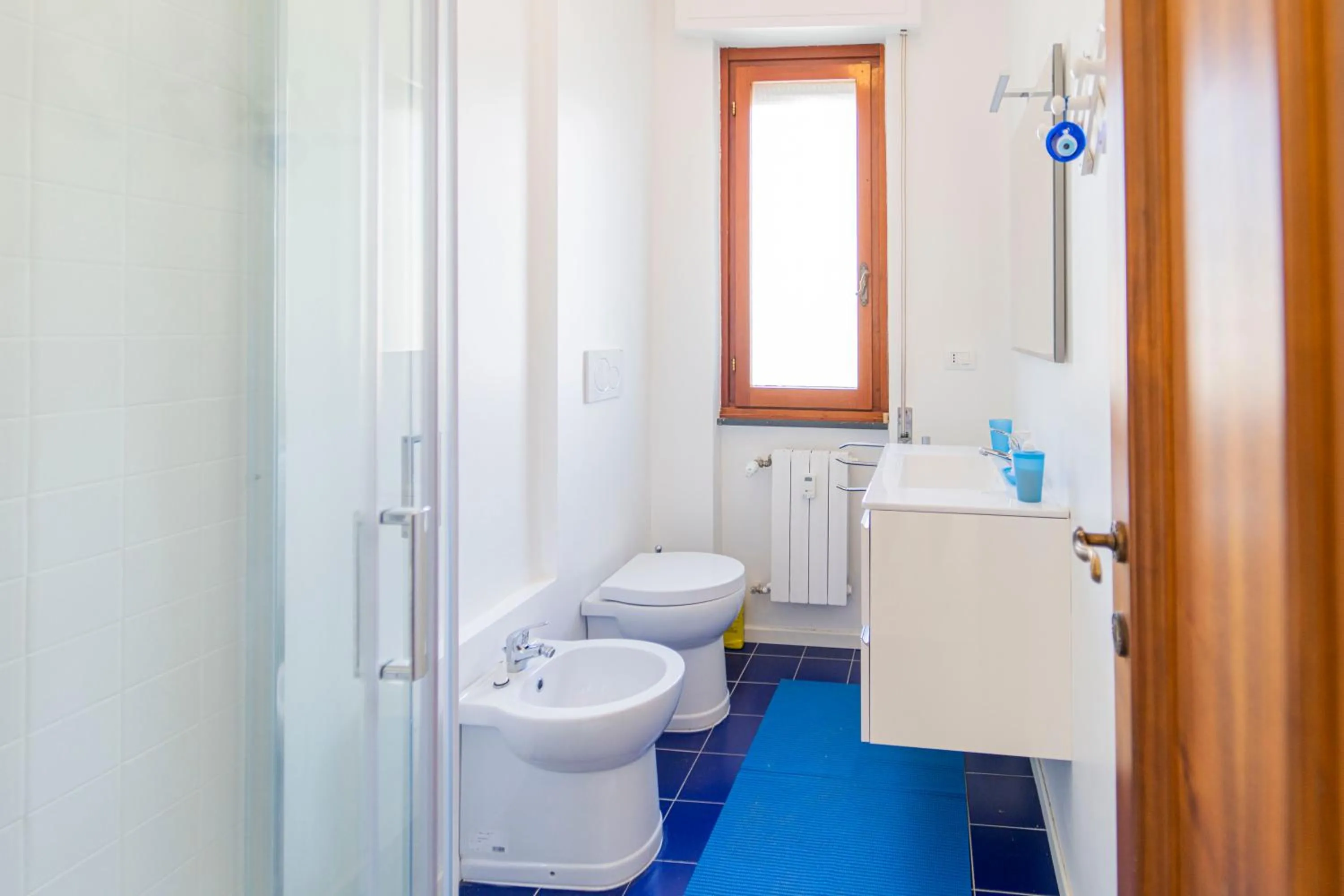 Shower in 194 - A casa di Andrea, Cavi di Lavagna a soli 80metri dal mare - PARCHEGGIO PRIVATO SOLO PER AUTO DI DIMENSIONI RIDOTTE O MOTO