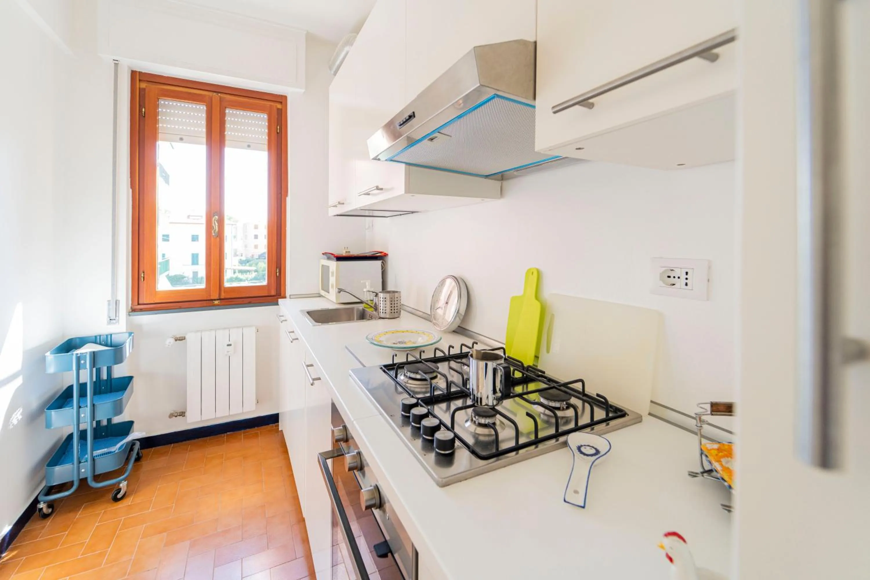 Kitchen or kitchenette in 194 - A casa di Andrea, Cavi di Lavagna a soli 80metri dal mare - PARCHEGGIO PRIVATO SOLO PER AUTO DI DIMENSIONI RIDOTTE O MOTO