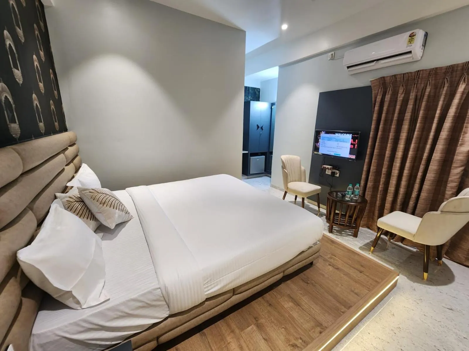 Bed in Dnyanprabha Executive