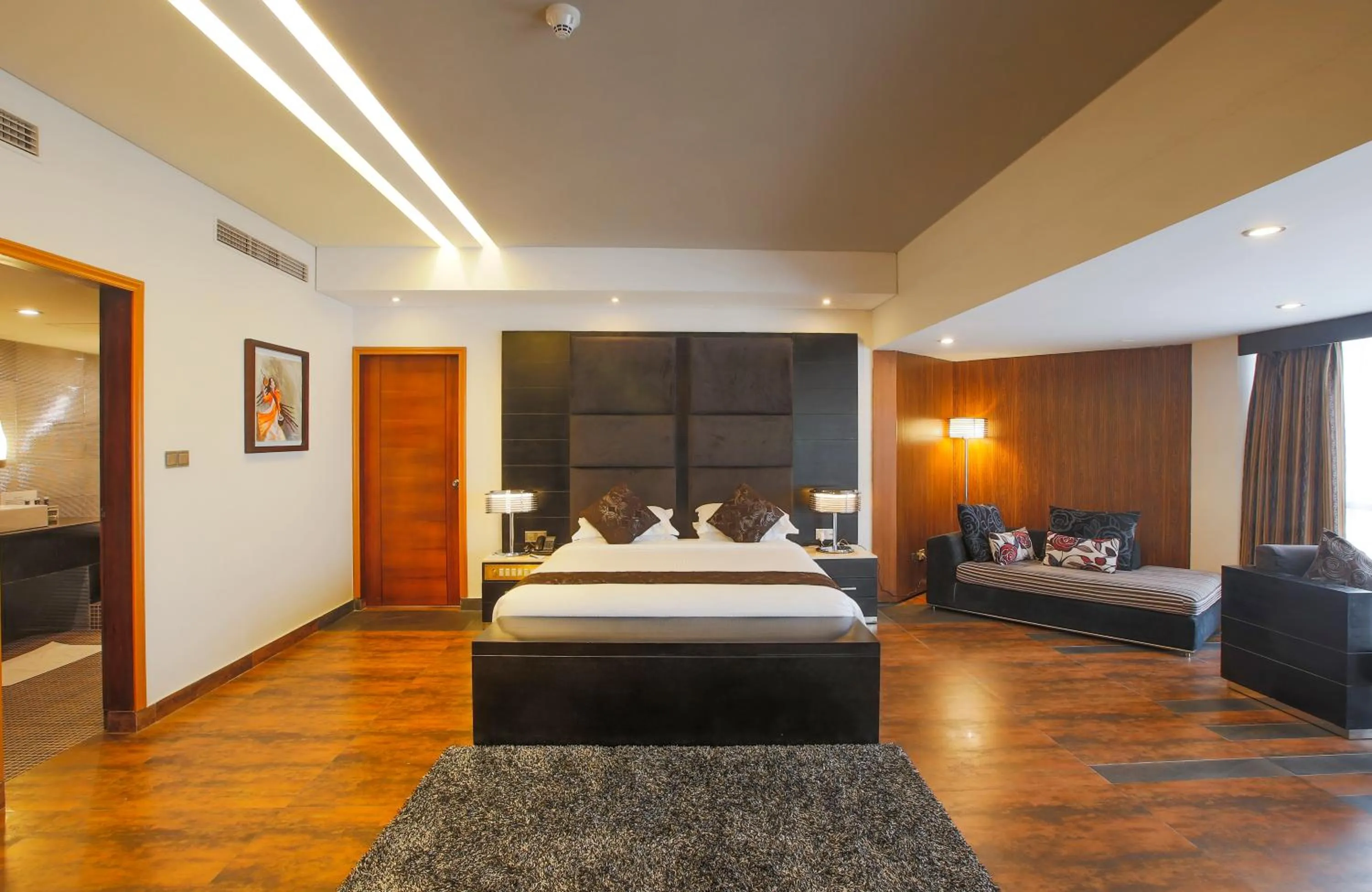 Bedroom in Long Beach Hotel