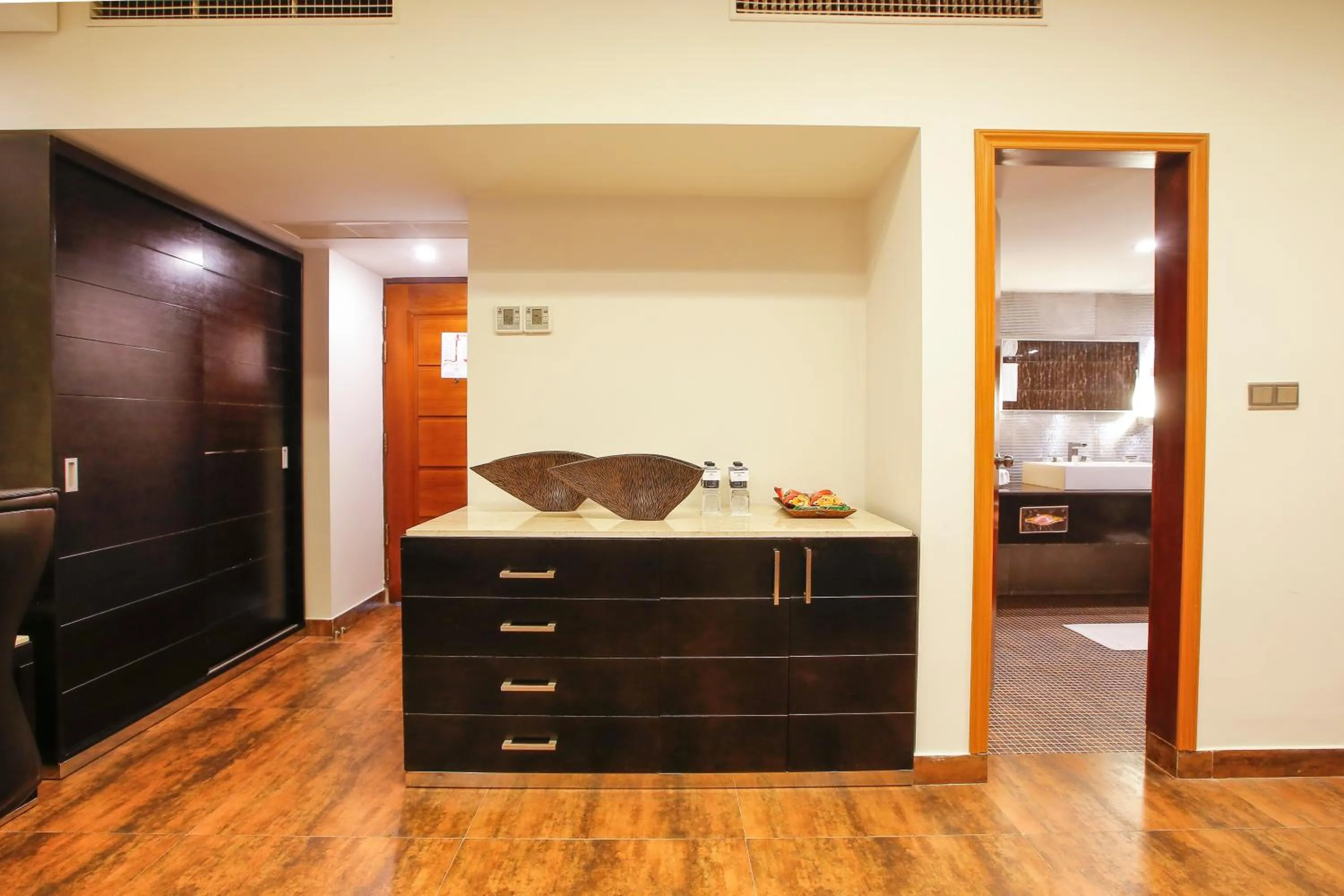 minibar in Long Beach Hotel