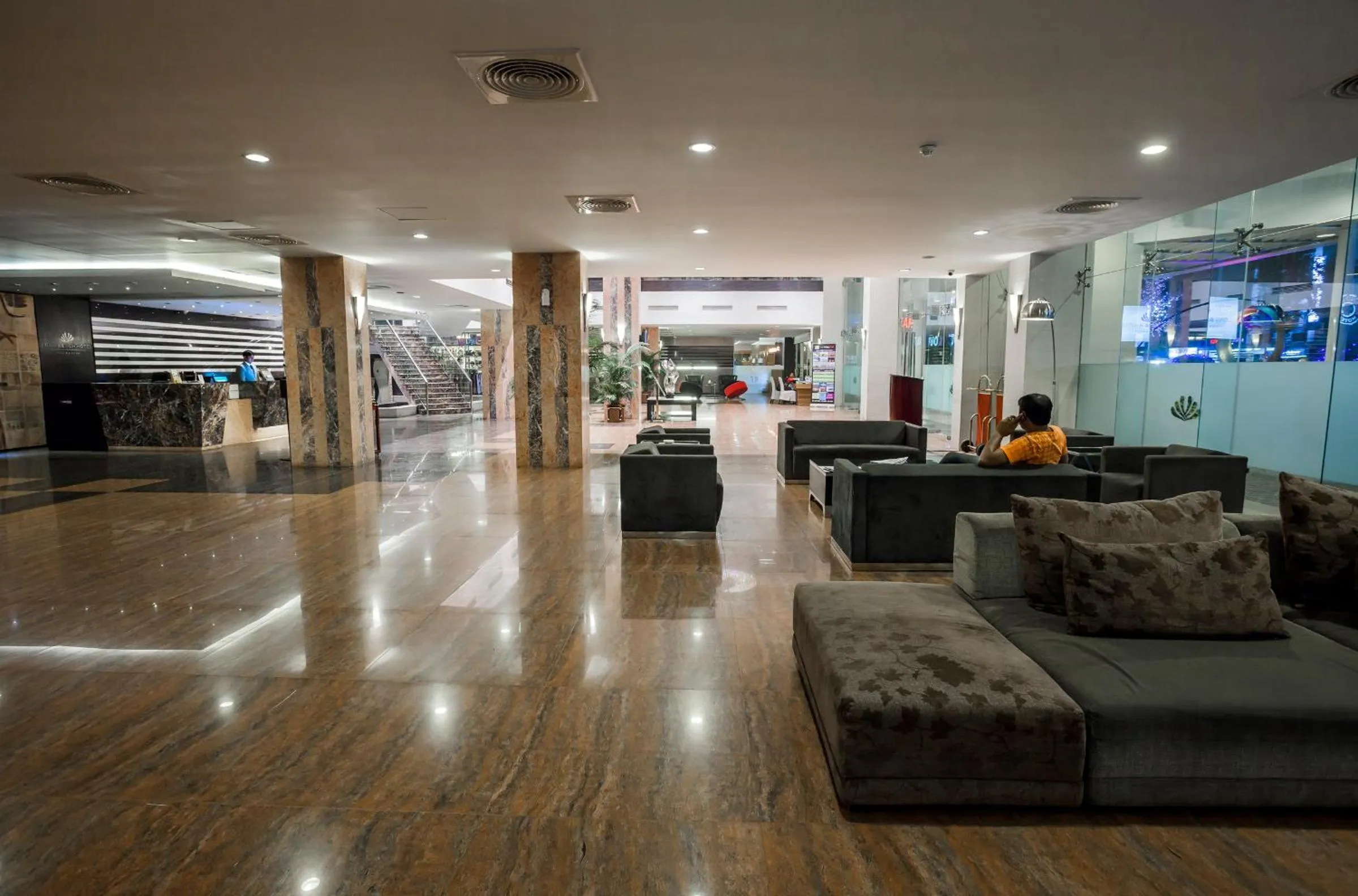 Lobby or reception in Long Beach Hotel