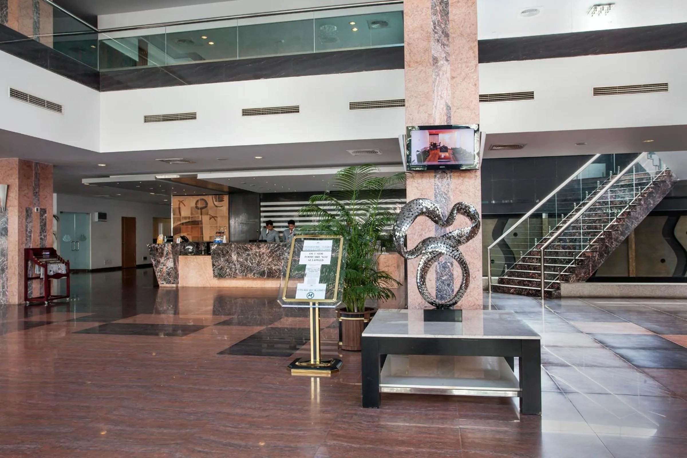 Lobby or reception in Long Beach Hotel