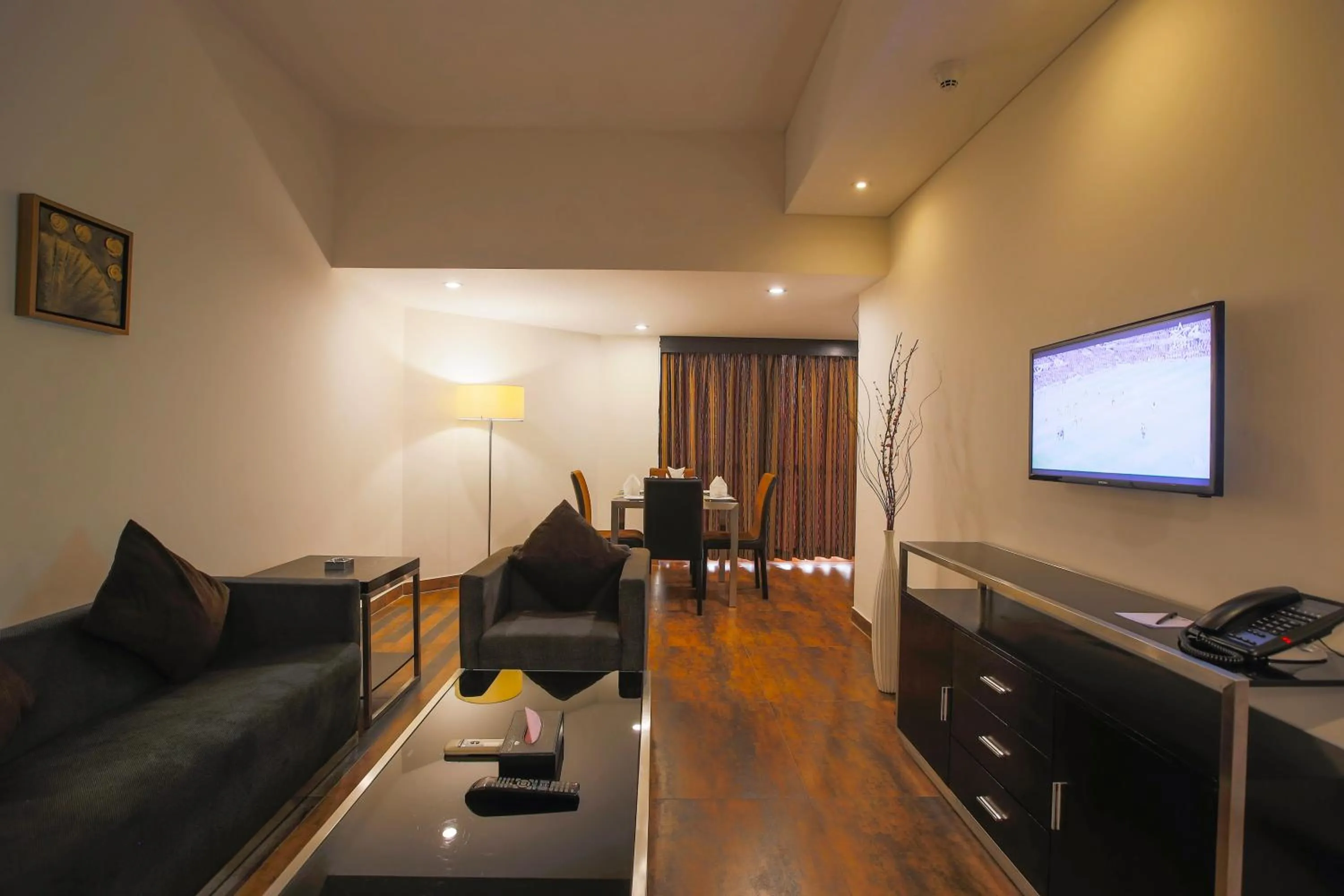 Living room in Long Beach Hotel