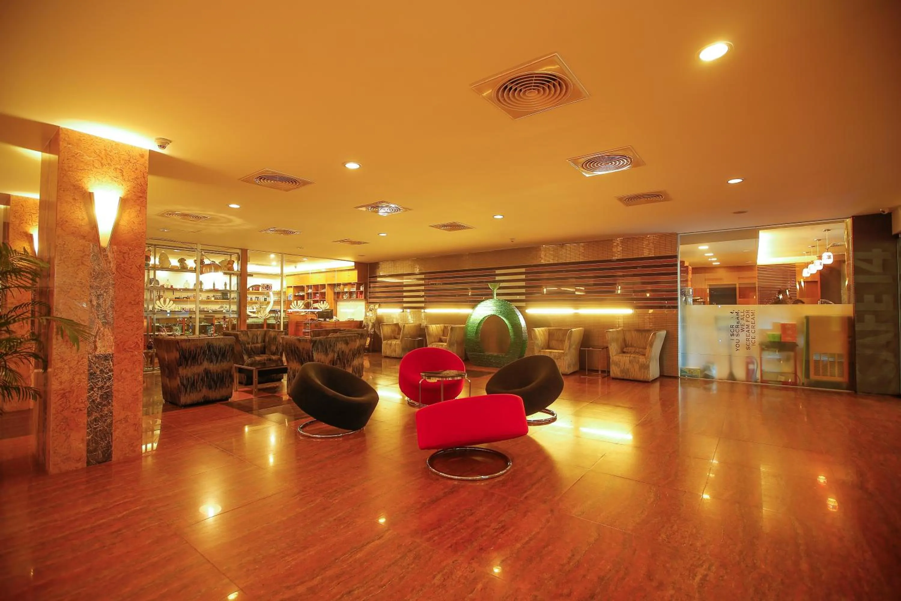 Lobby or reception in Long Beach Hotel