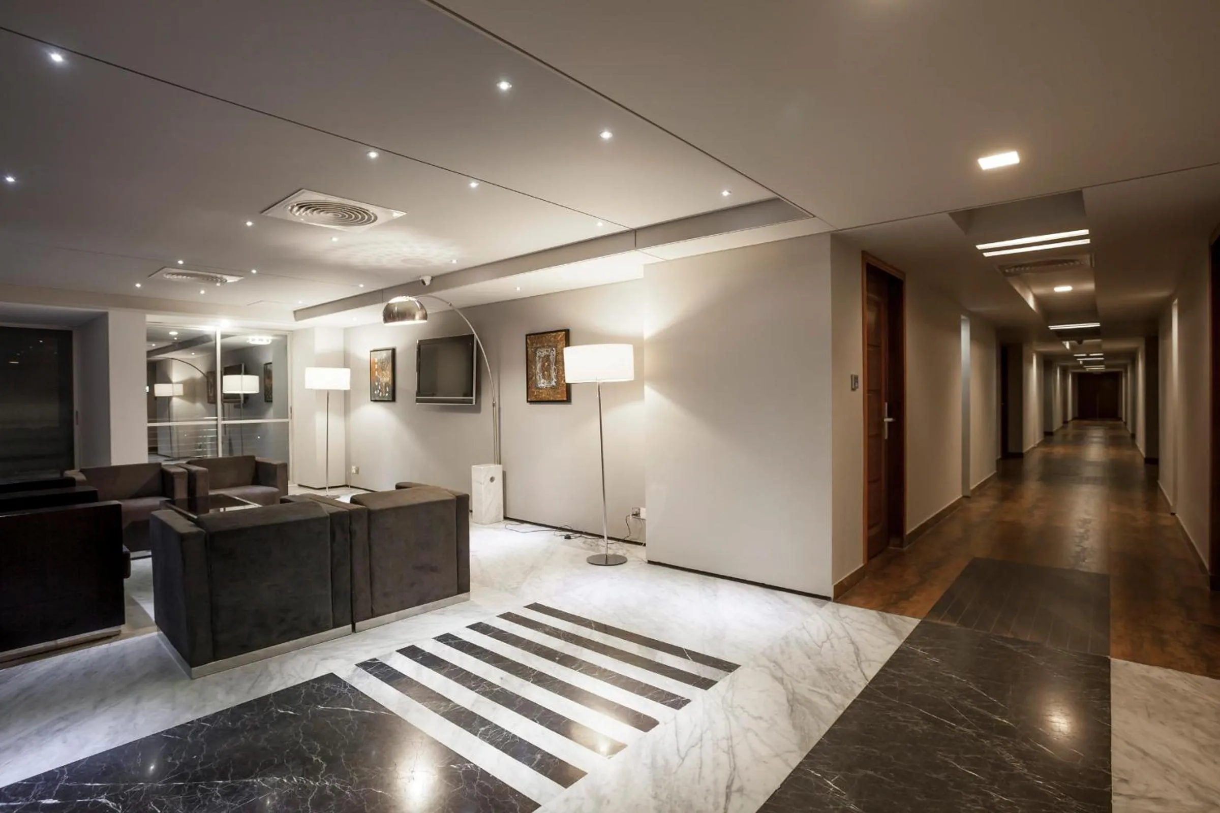 Decorative detail in Long Beach Hotel