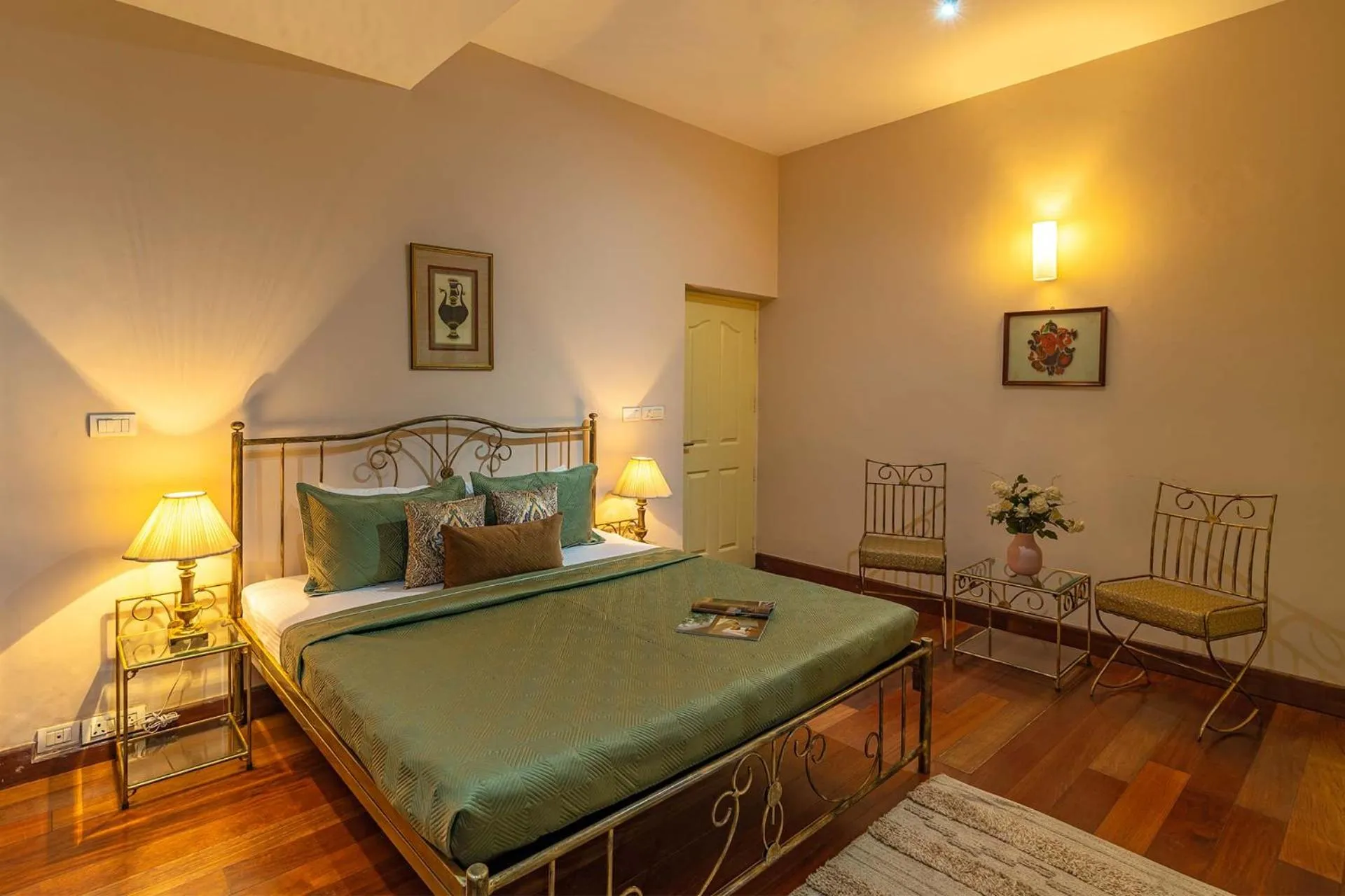 Photo of the whole room, Bed in StayVista at Ludlow House Luxury Villa with Lawn & Fireplace at Mall Road