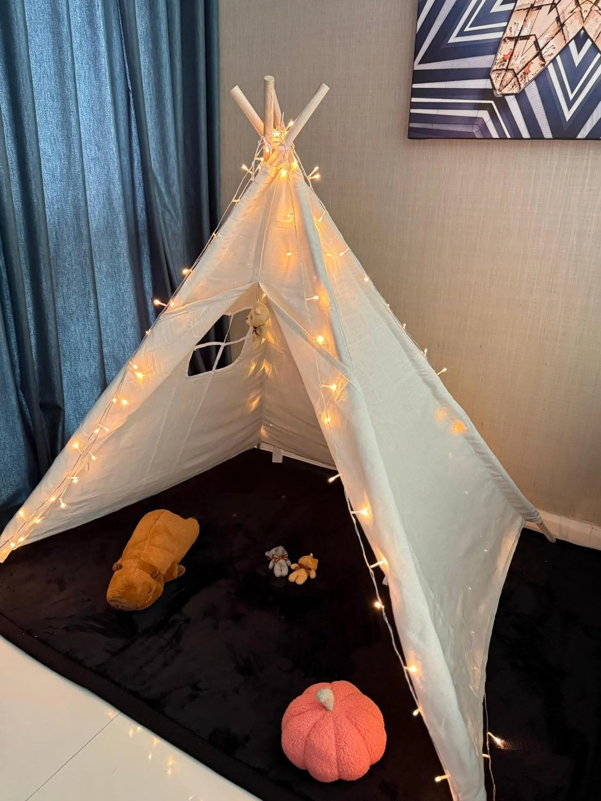 Entertainment in Tribeca Serviced Hotel by Millennium