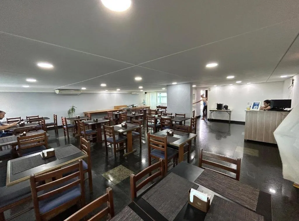 Restaurant/places to eat in Ponta Negra Flat